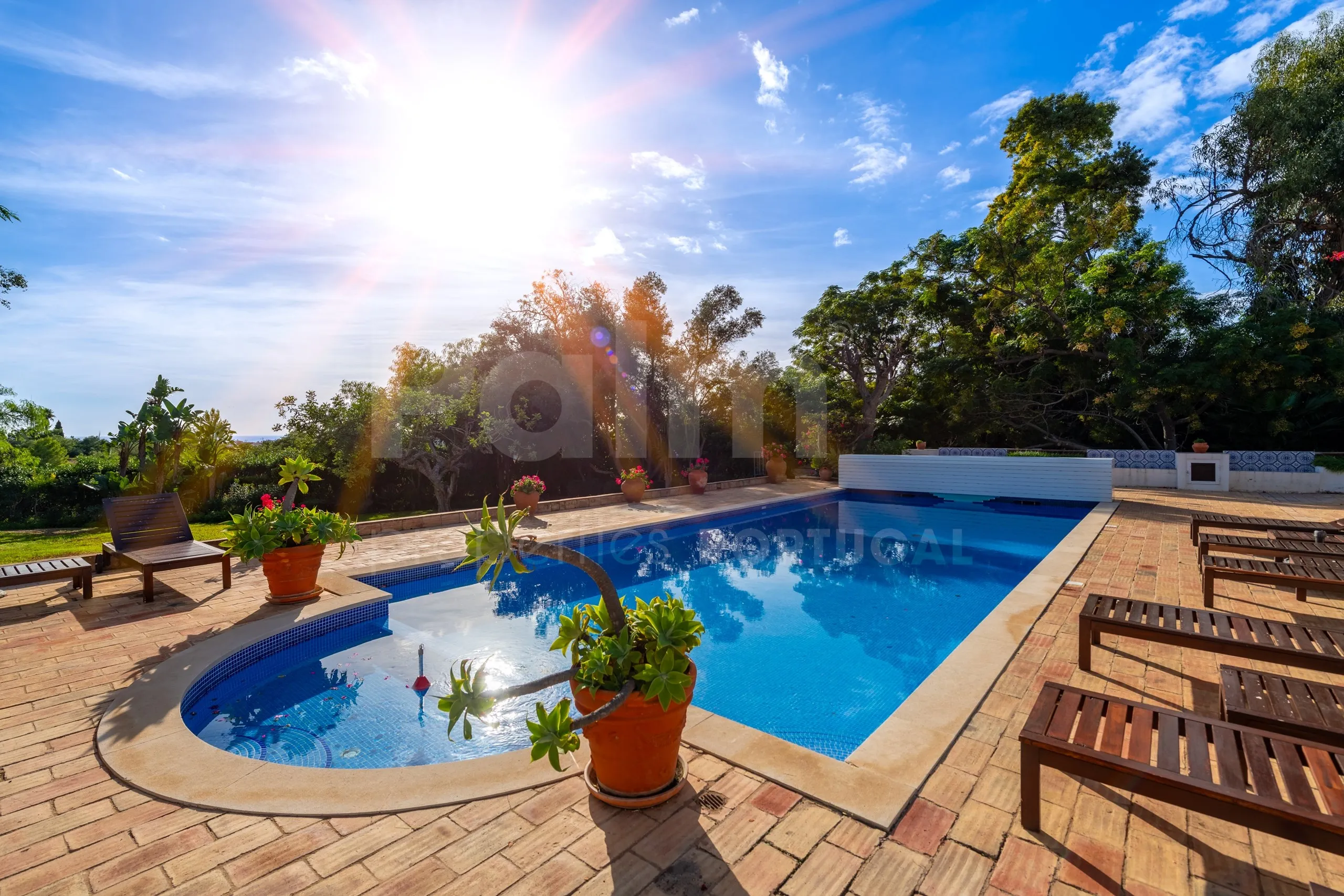 Elegant 8-Bedroom Villa with Pool and Gardens Near Algarve Coast - View image 55 of 57