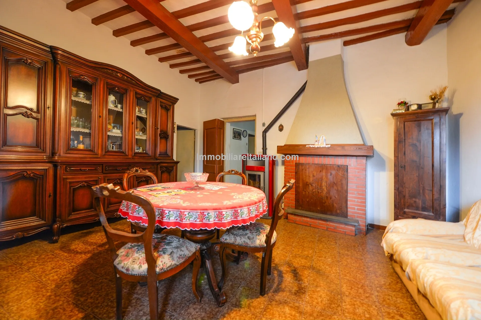 Historic 3-Bedroom Townhouse with Garden in Umbria's Monte Santa Maria Tiberina - View image 16 of 29