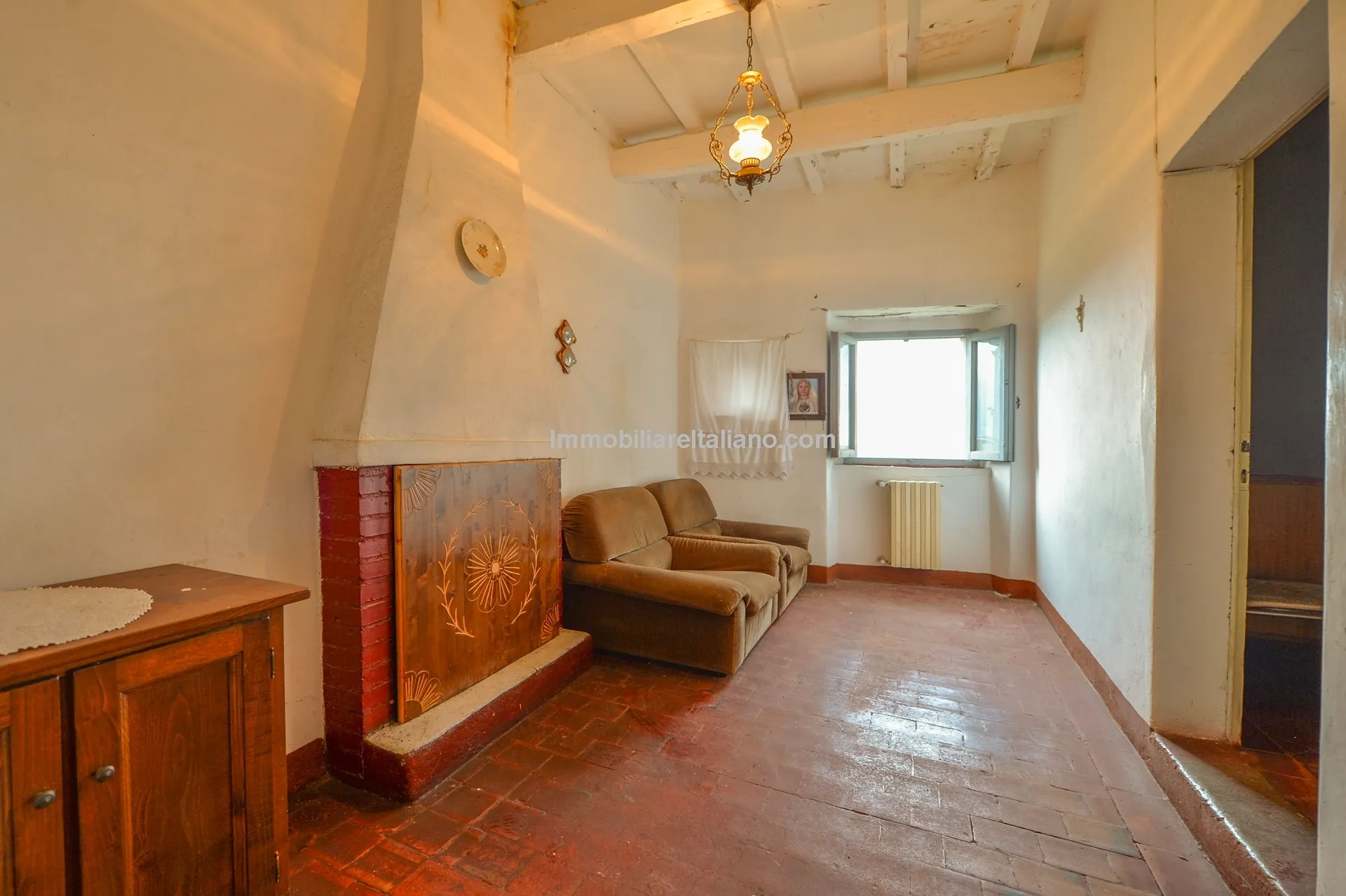 Historic 3-Bedroom Townhouse with Garden in Umbria's Monte Santa Maria Tiberina - View image 17 of 29