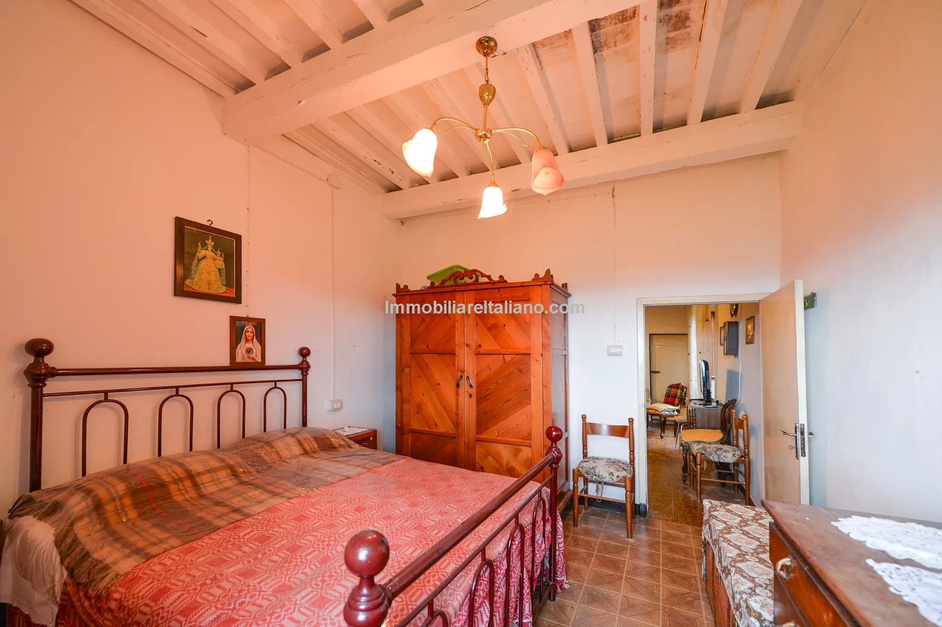 Historic 3-Bedroom Townhouse with Garden in Umbria's Monte Santa Maria Tiberina - View image 18 of 29