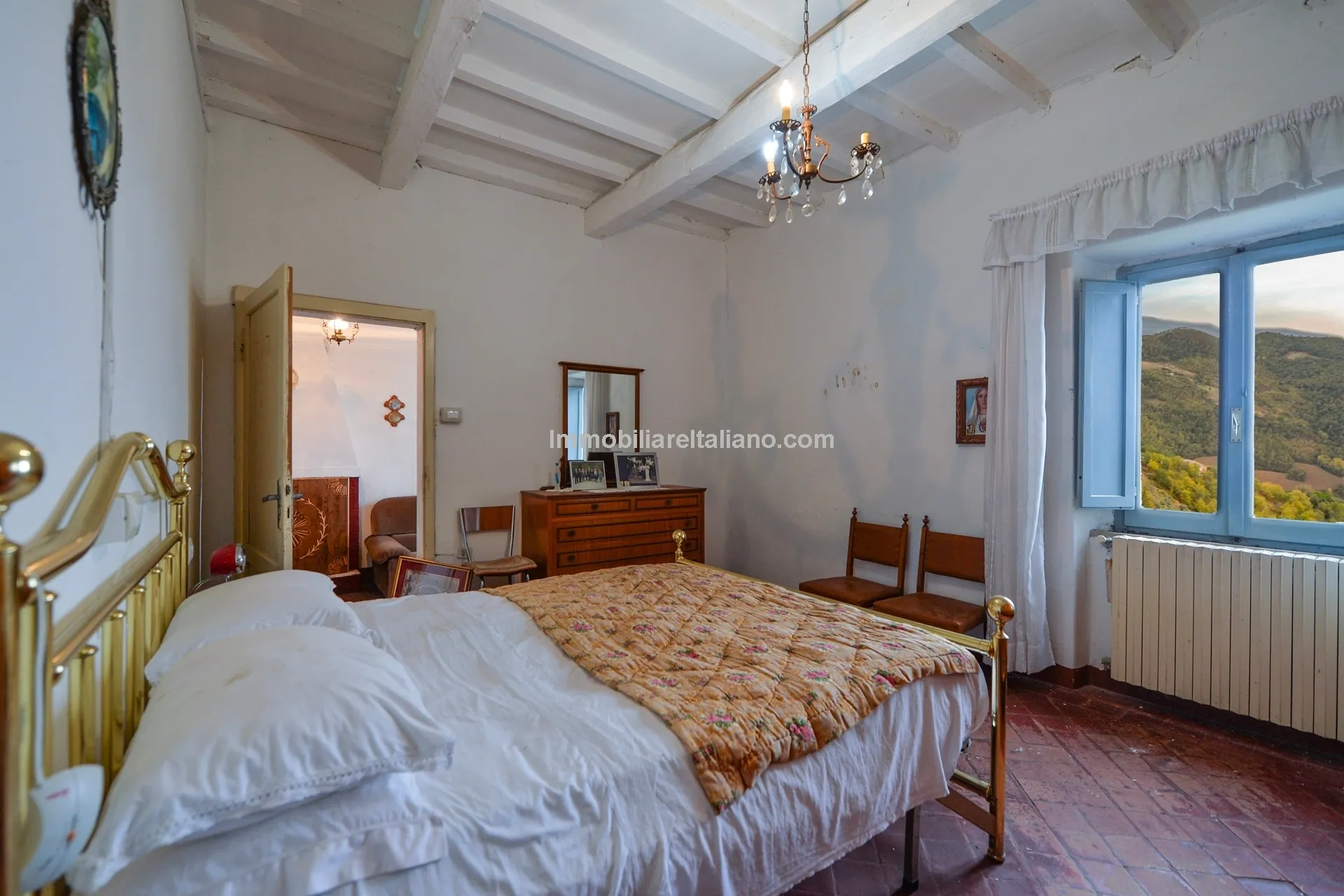 Historic 3-Bedroom Townhouse with Garden in Umbria's Monte Santa Maria Tiberina - View image 20 of 29