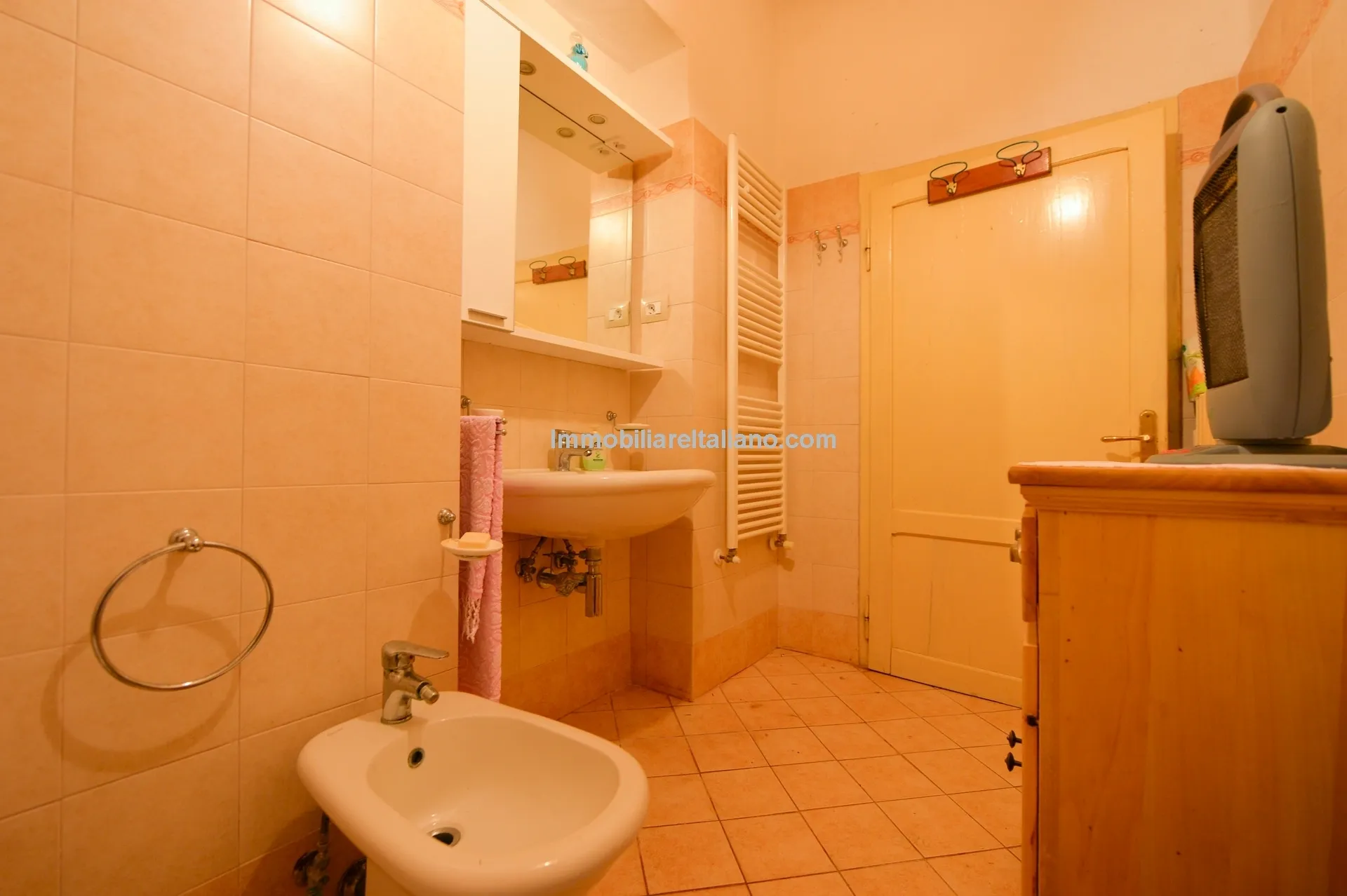 Historic 3-Bedroom Townhouse with Garden in Umbria's Monte Santa Maria Tiberina - View image 21 of 29