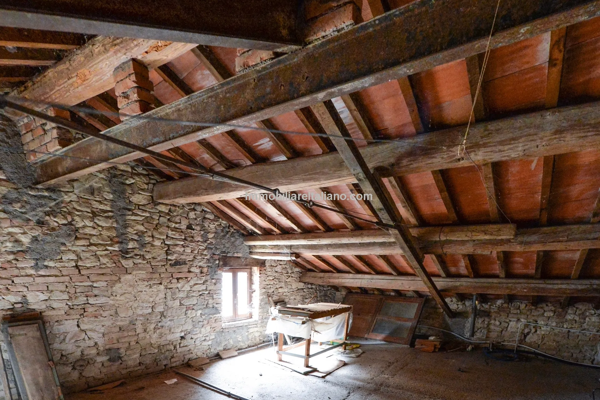 Historic 3-Bedroom Townhouse with Garden in Umbria's Monte Santa Maria Tiberina - View image 25 of 29