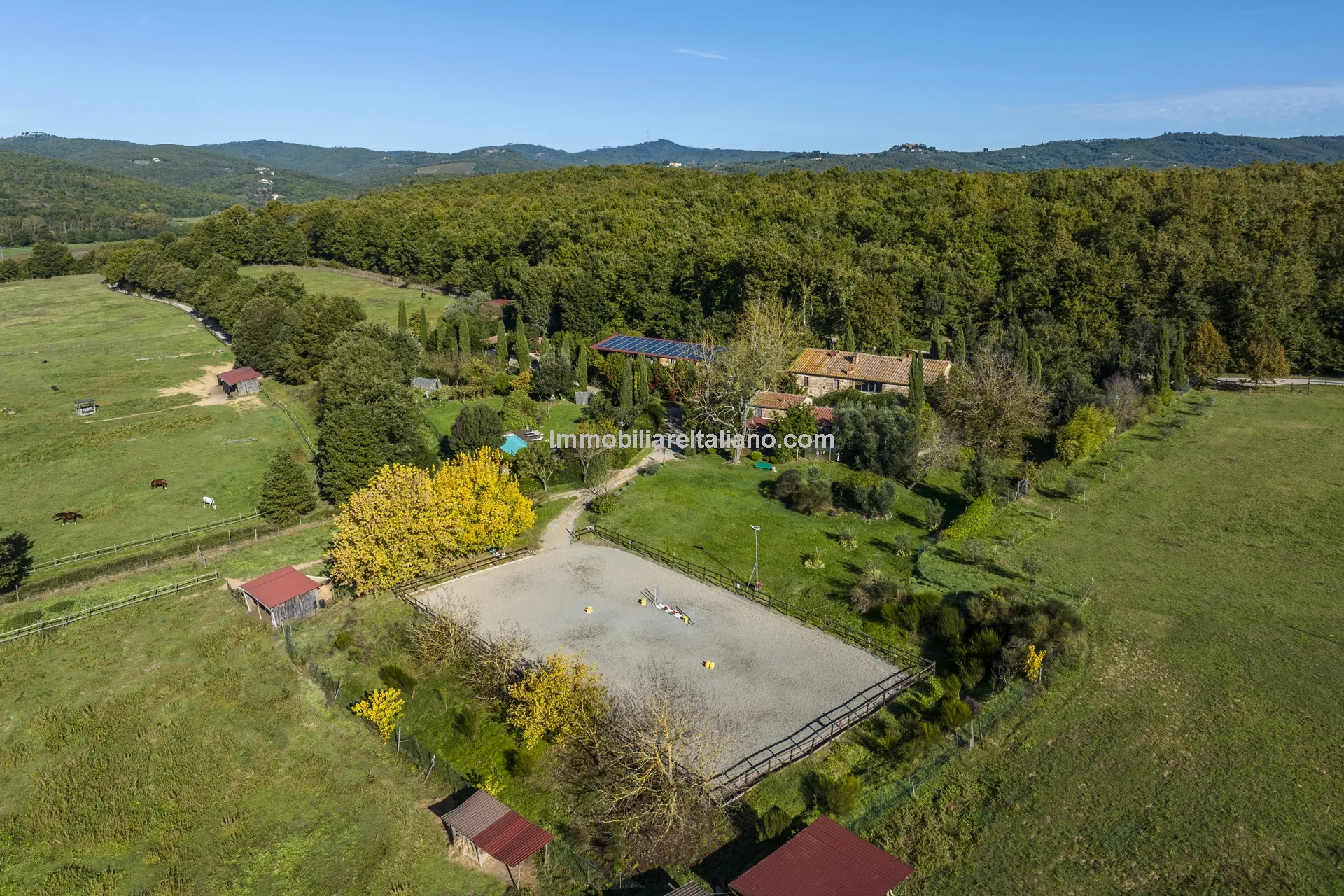 9-Bedroom Farmhouse with Pool and Equestrian Potential in Tuscany - View image 7 of 104