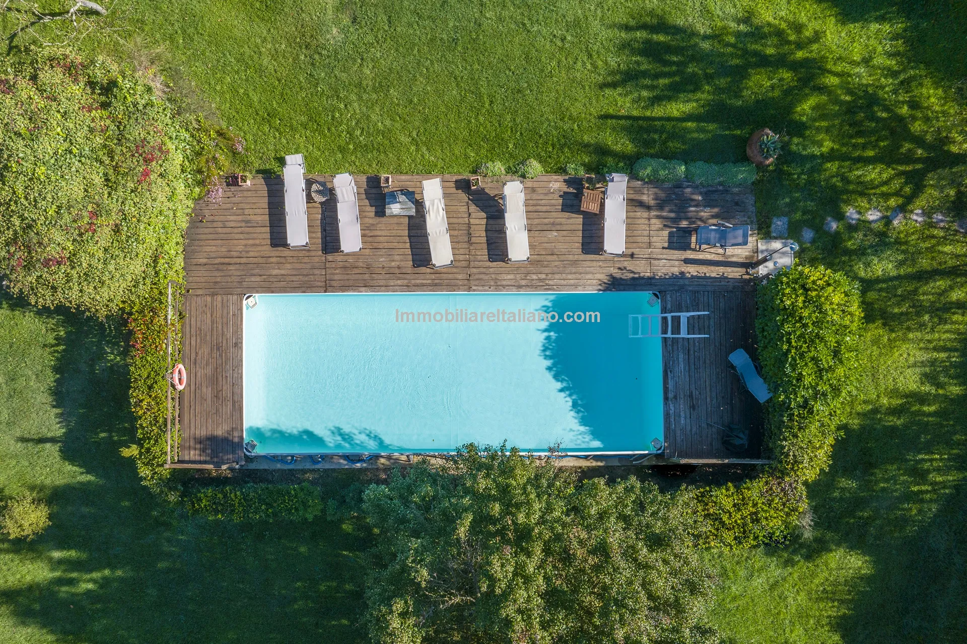 9-Bedroom Farmhouse with Pool and Equestrian Potential in Tuscany - View image 14 of 104