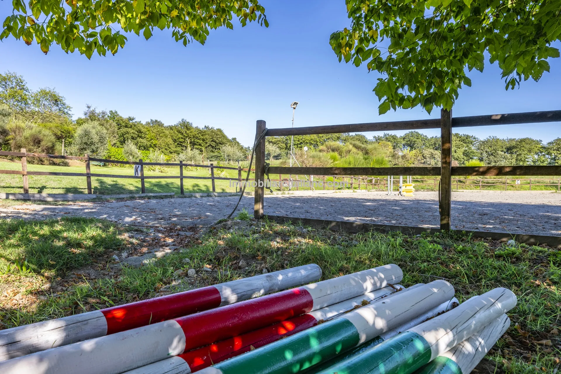 9-Bedroom Farmhouse with Pool and Equestrian Potential in Tuscany - View image 16 of 104
