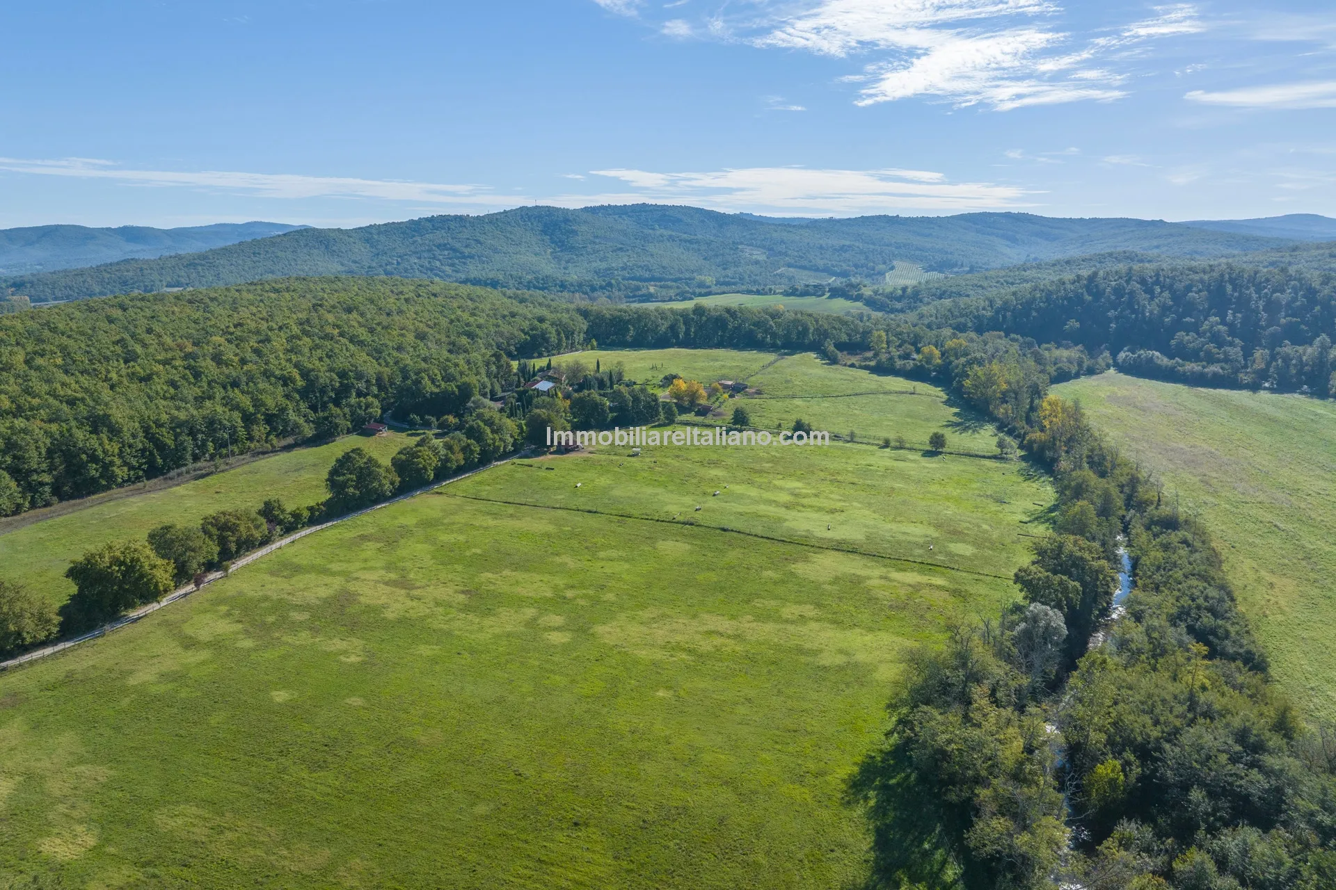 9-Bedroom Farmhouse with Pool and Equestrian Potential in Tuscany - View image 32 of 104