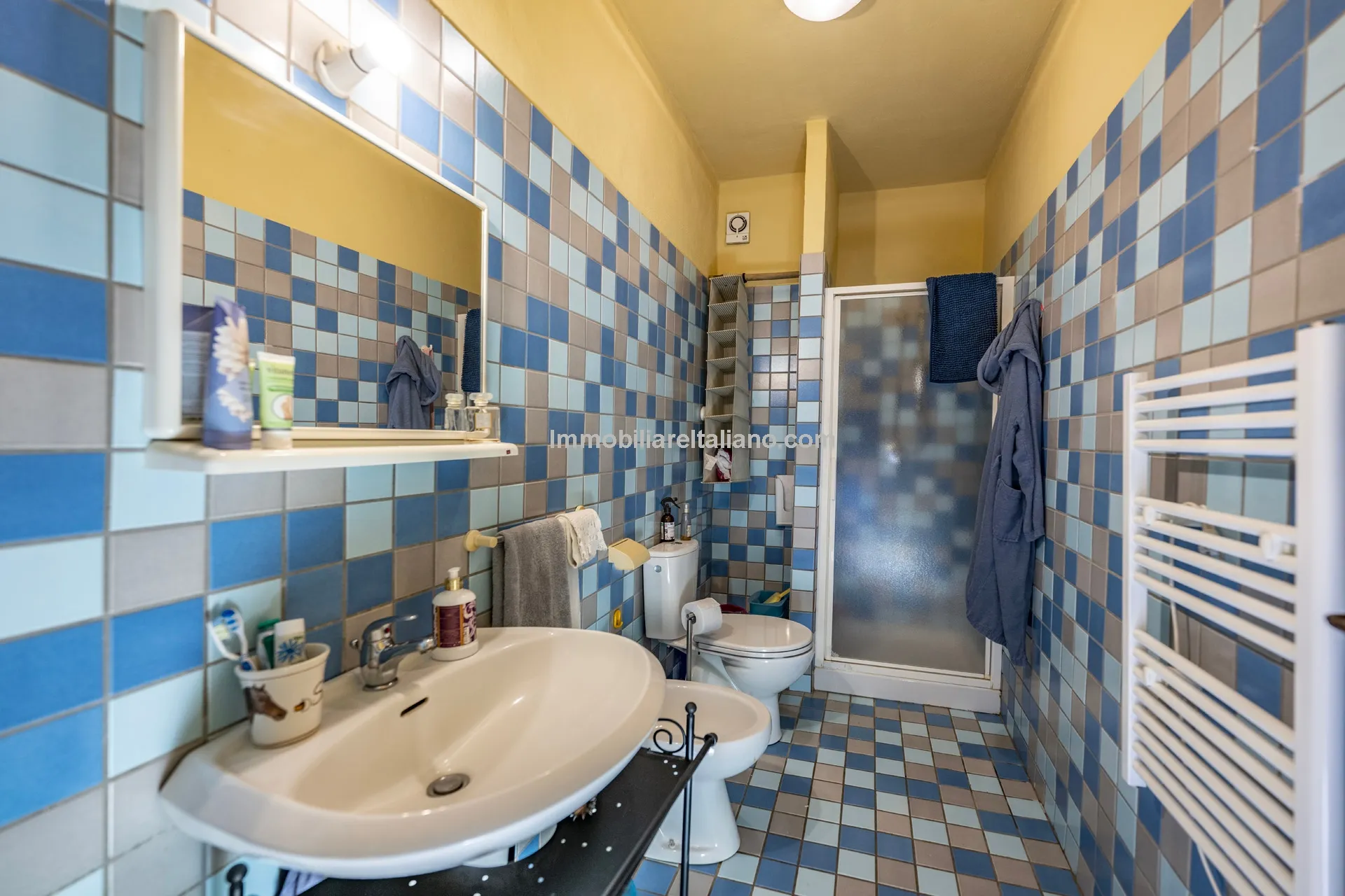 9-Bedroom Farmhouse with Pool and Equestrian Potential in Tuscany - View image 50 of 104