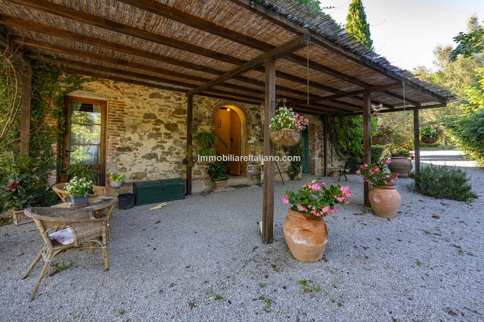 9-Bedroom Farmhouse with Pool and Equestrian Potential in Tuscany - View image 65 of 104