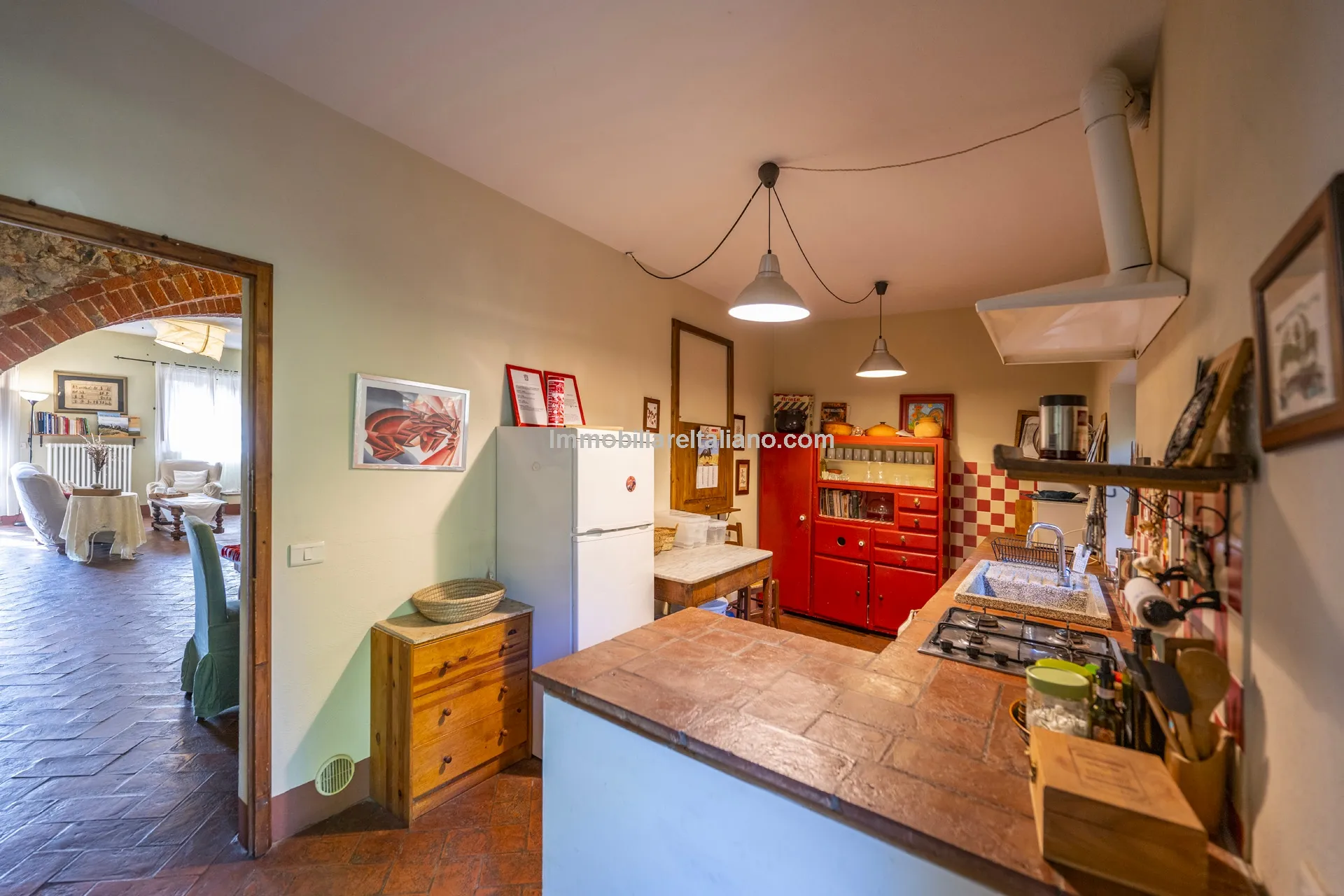 9-Bedroom Farmhouse with Pool and Equestrian Potential in Tuscany - View image 74 of 104