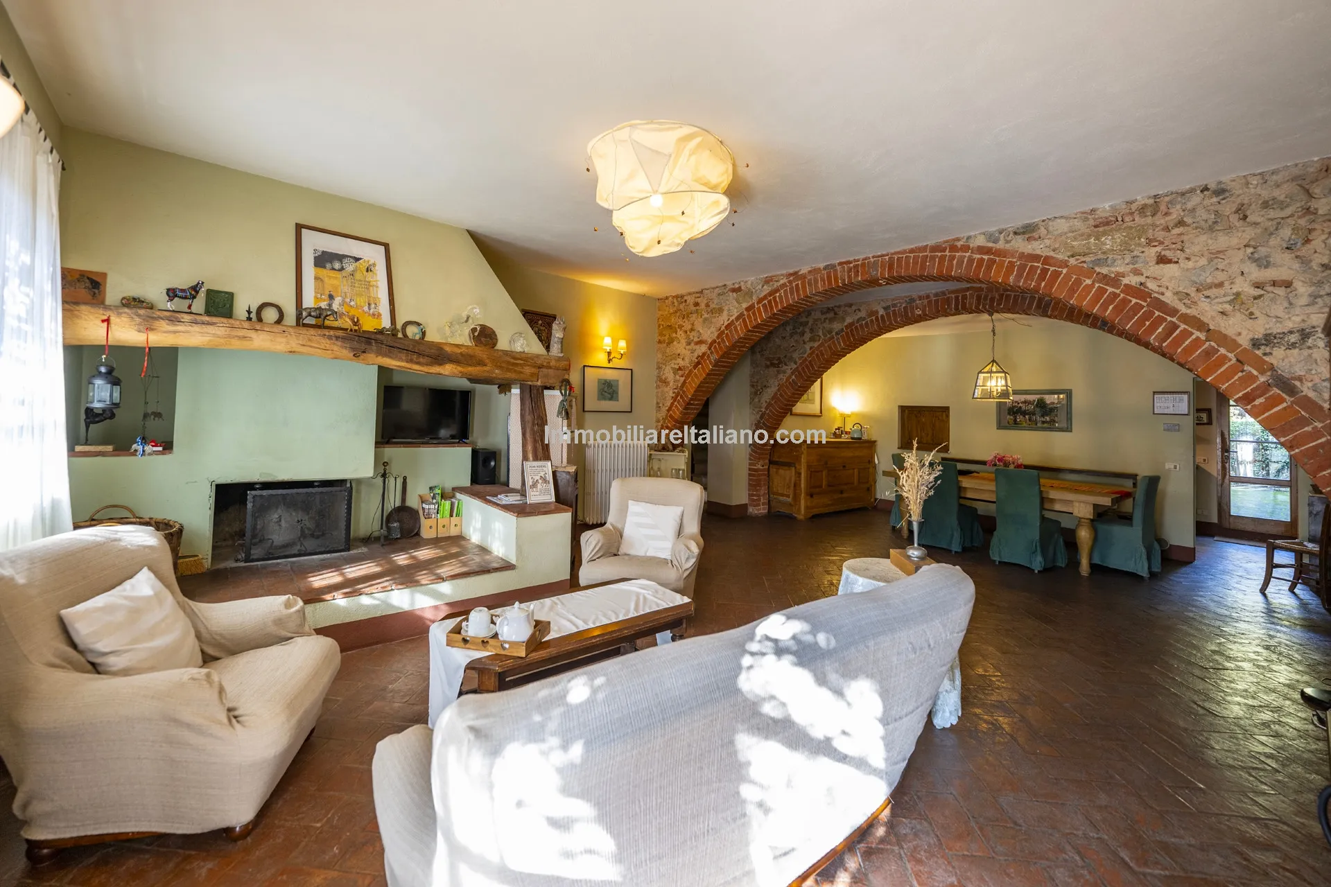9-Bedroom Farmhouse with Pool and Equestrian Potential in Tuscany - View image 79 of 104