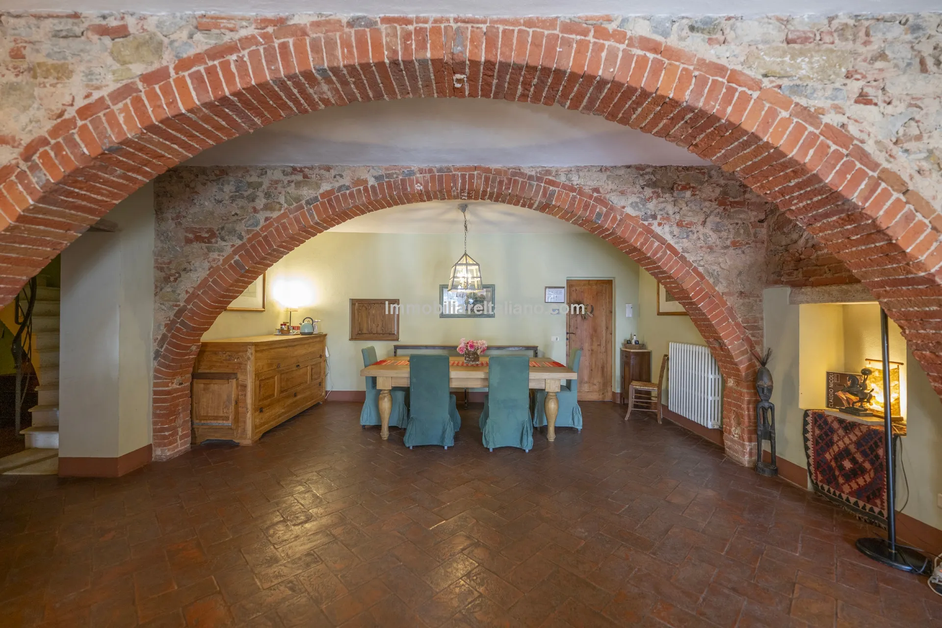 9-Bedroom Farmhouse with Pool and Equestrian Potential in Tuscany - View image 83 of 104