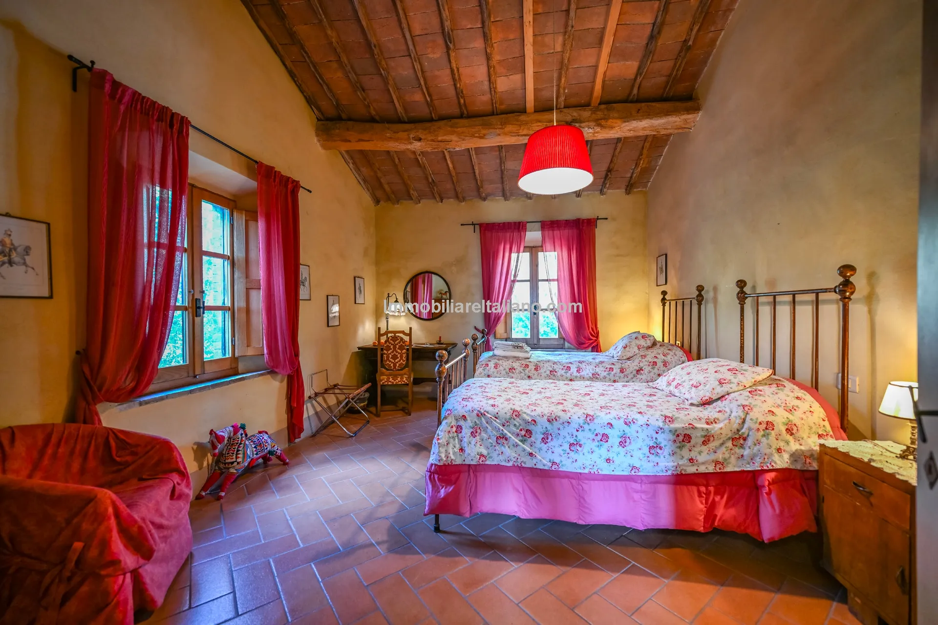 9-Bedroom Farmhouse with Pool and Equestrian Potential in Tuscany - View image 100 of 104