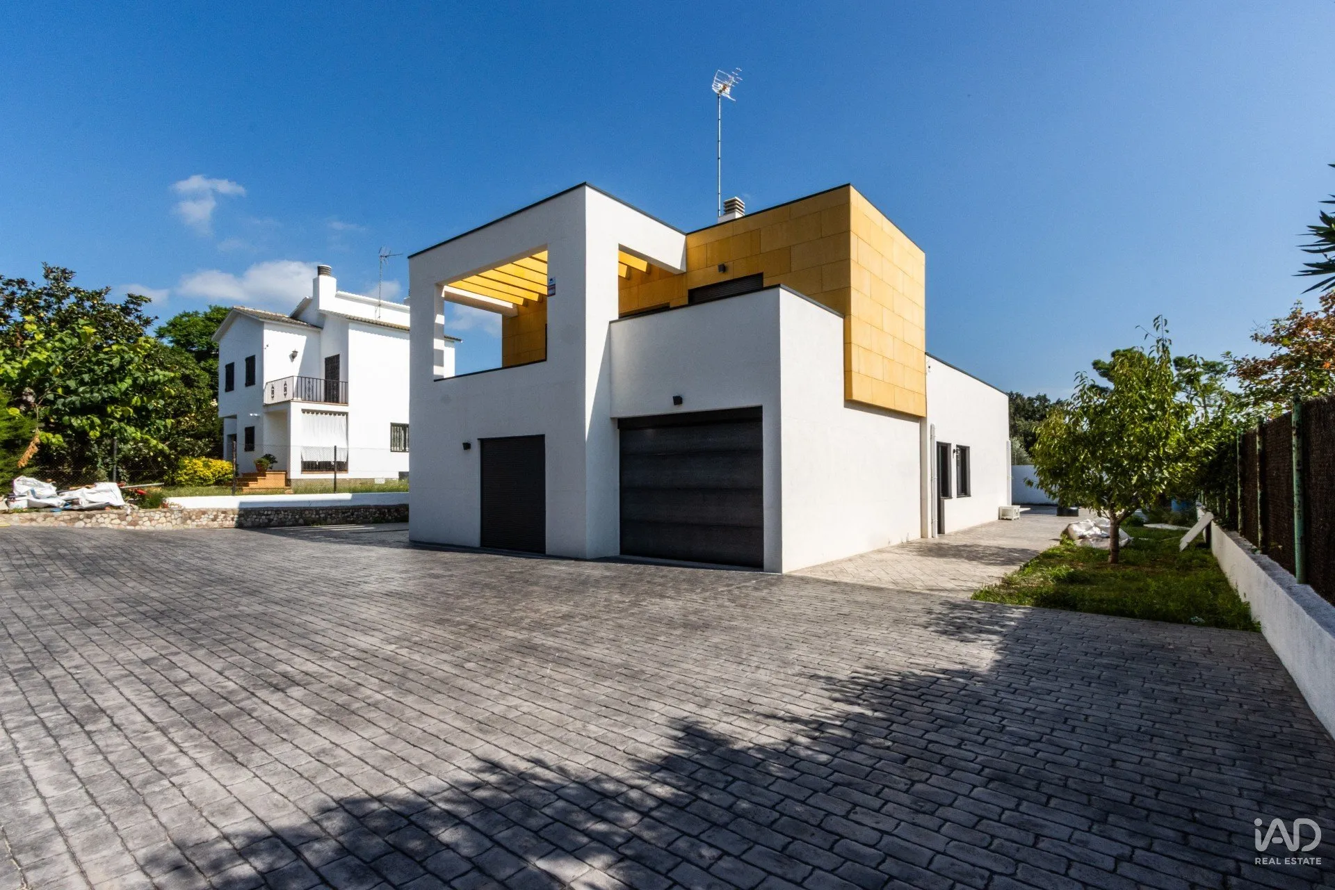 Contemporary Eco-Friendly 3-Bedroom House with Vineyard Views in Sentmenat - Image 3