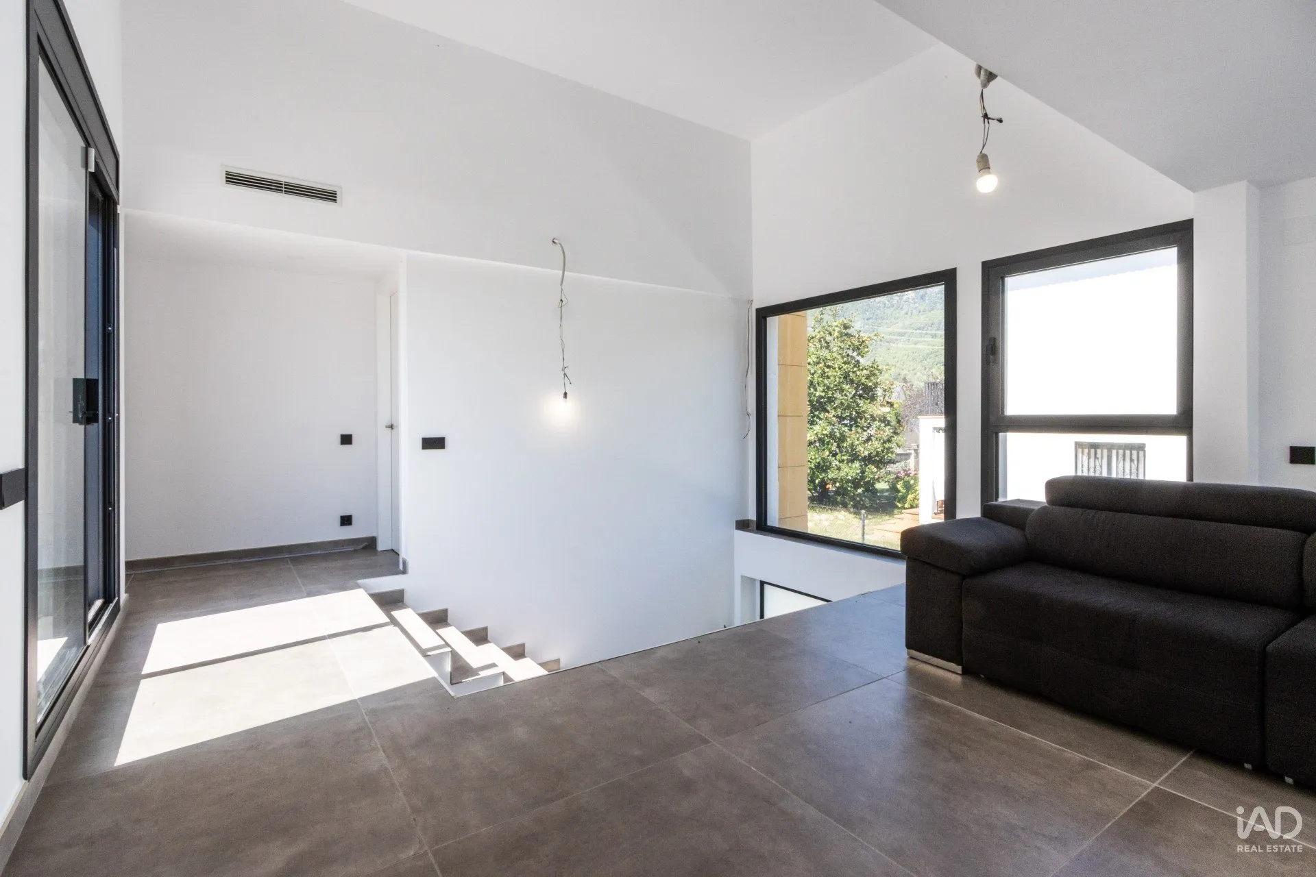 Contemporary Eco-Friendly 3-Bedroom House with Vineyard Views in Sentmenat - View image 34 of 39