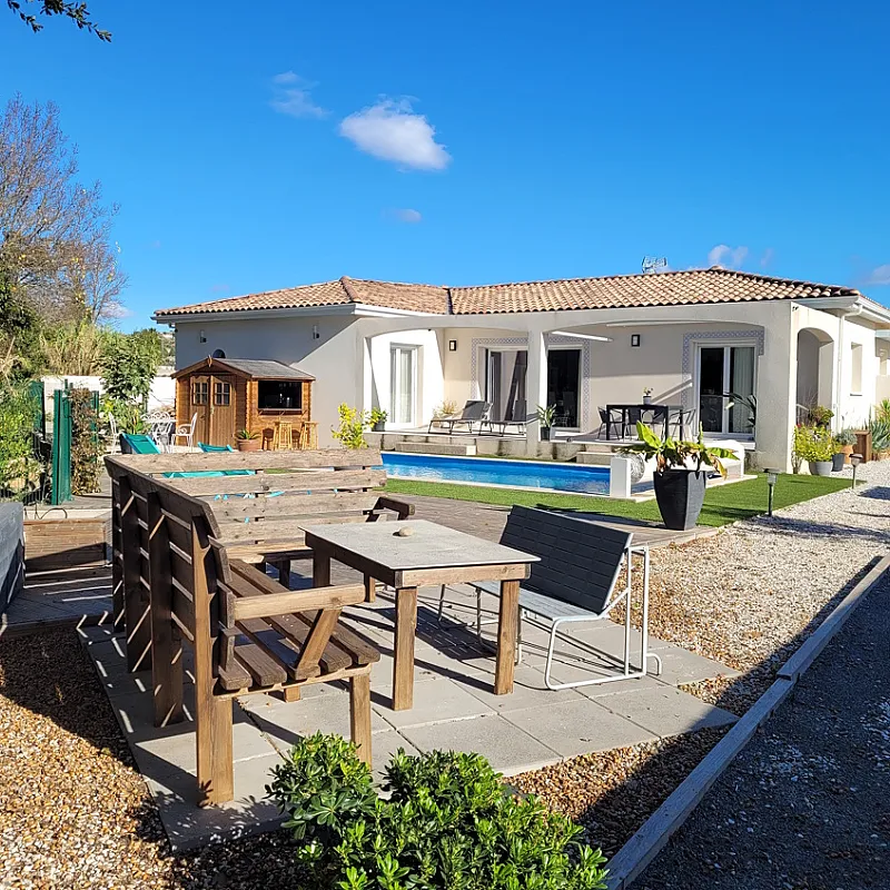 Contemporary 3-Bedroom Villa with Pool in Scenic Autignac, Hérault