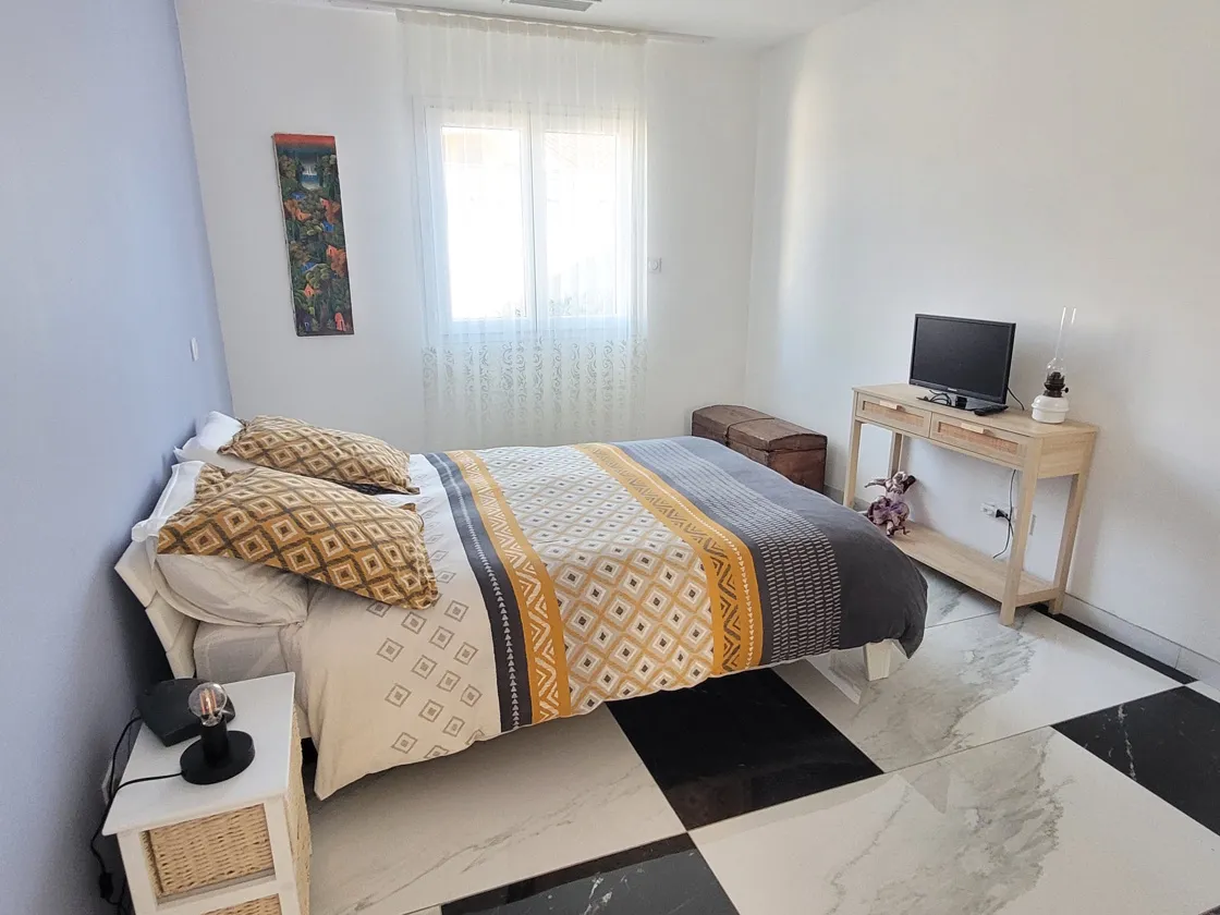 Contemporary 3-Bedroom Villa with Pool in Scenic Autignac, Hérault - View image 16 of 17