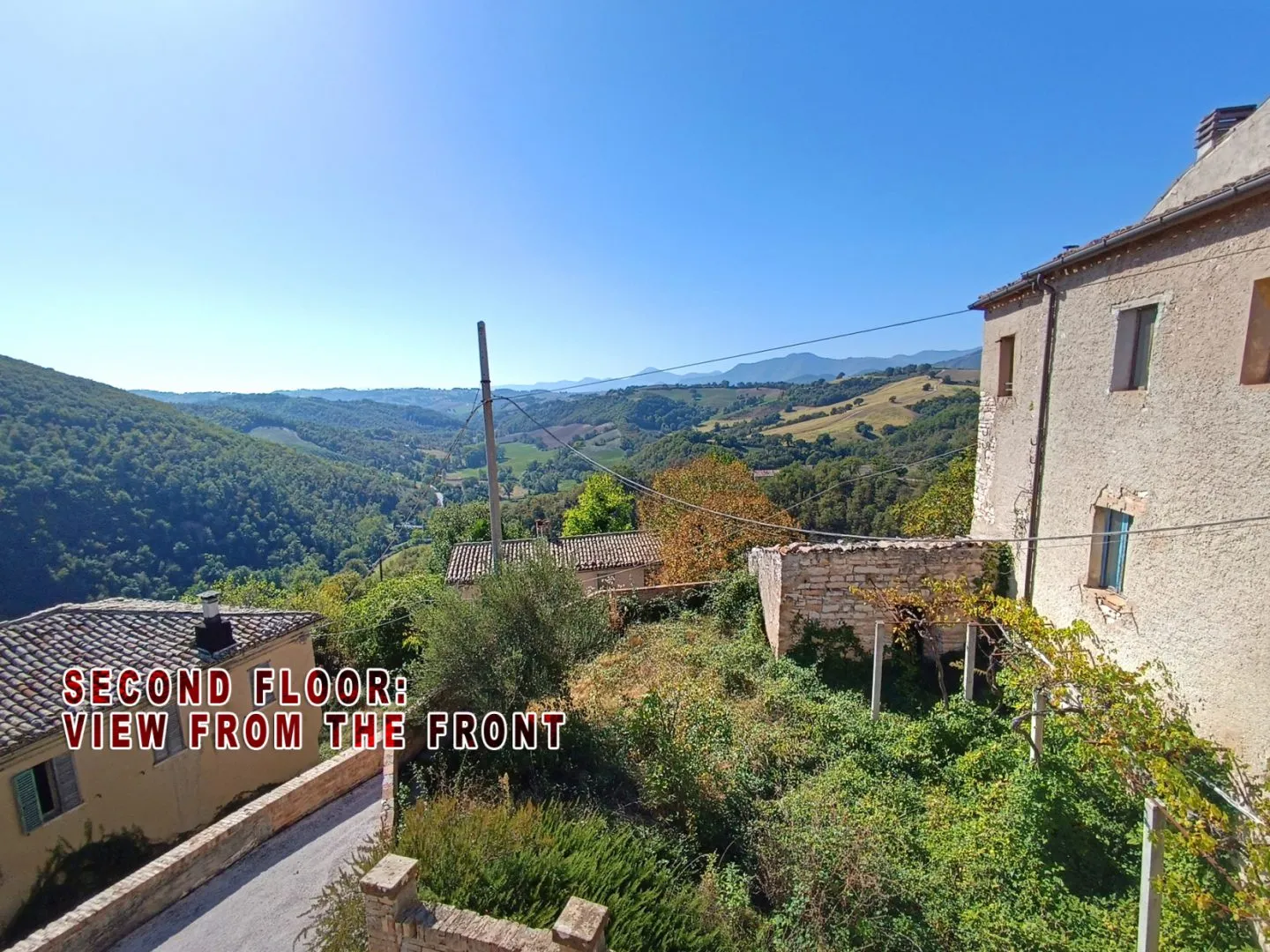 Six-Bedroom Coastal Retreat with Terrace and Garden in Arcevia, Italy - View image 15 of 31