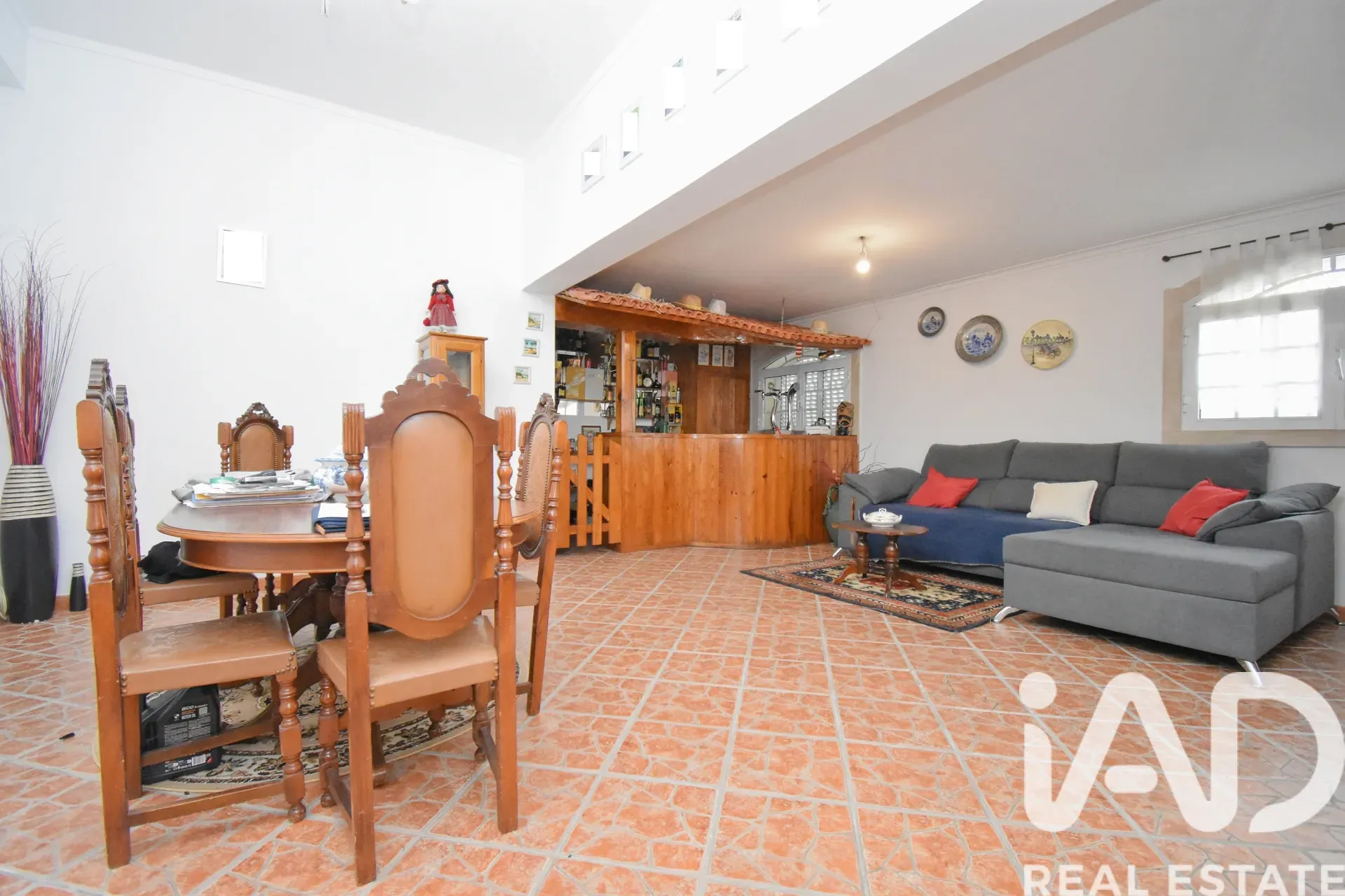 Expansive 5-Bedroom House with Garden and Parking in Lamas, Portugal - View image 21 of 33