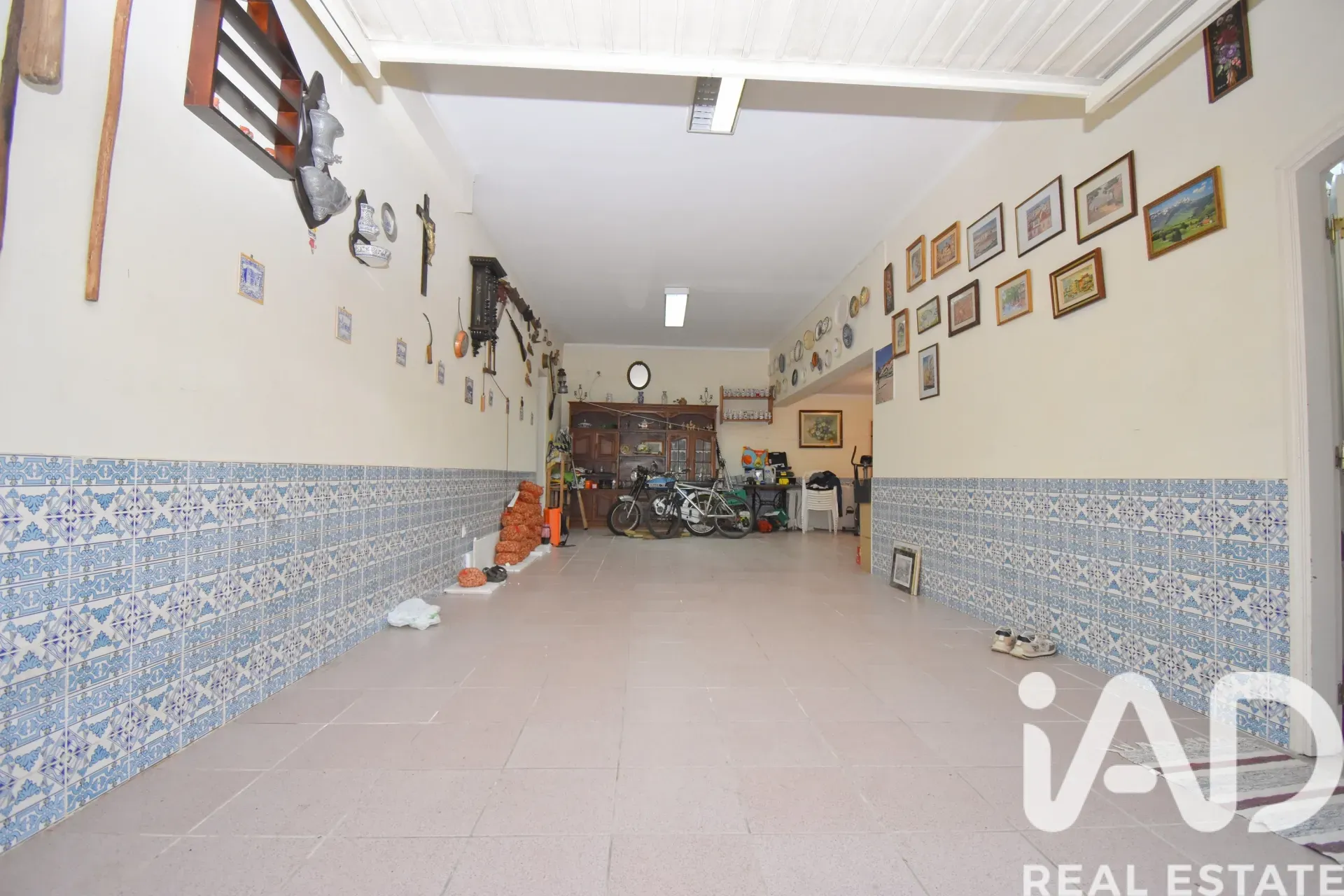 Expansive 5-Bedroom House with Garden and Parking in Lamas, Portugal - View image 23 of 33