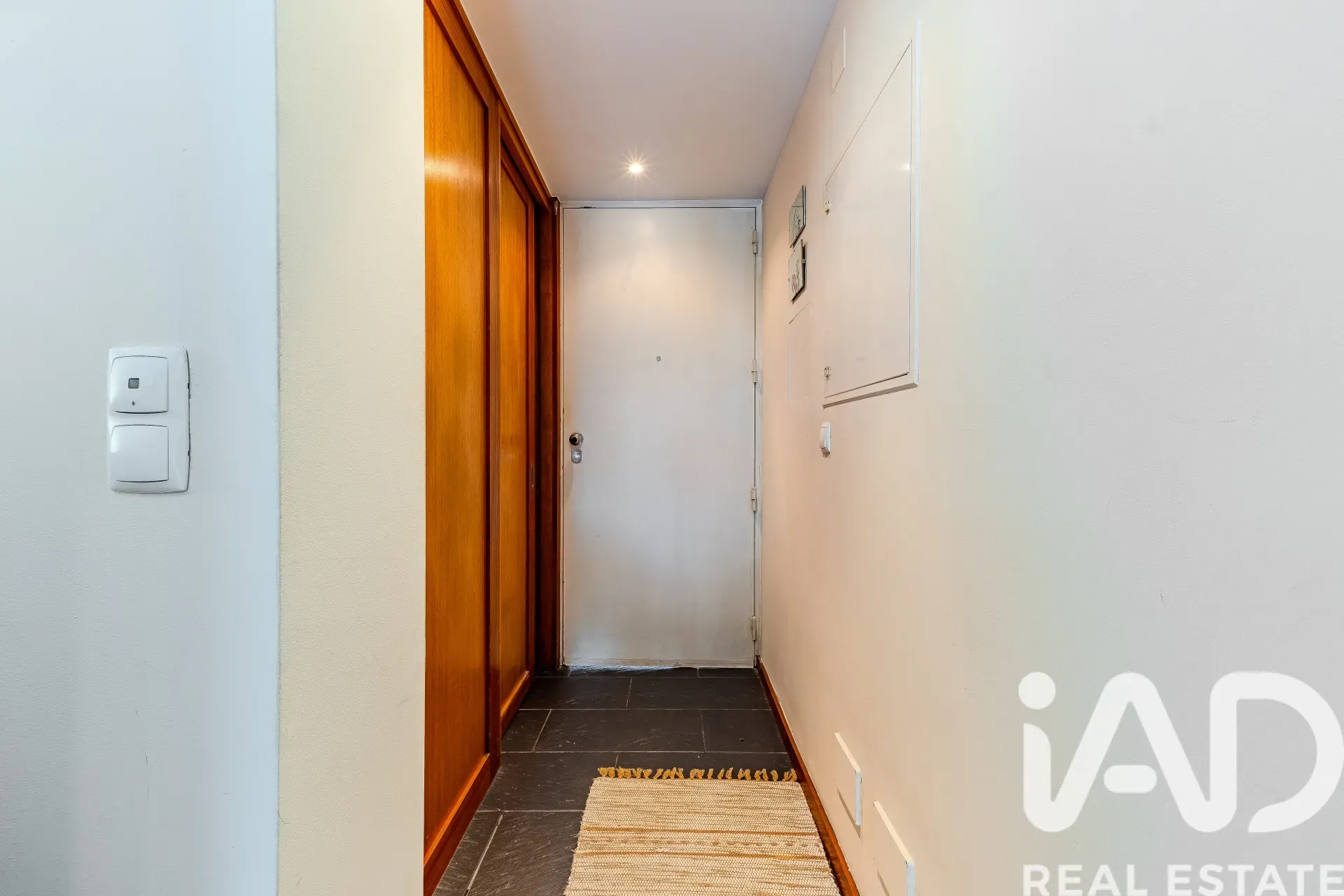 Contemporary 3-Bedroom House with Garden and Garage in Porto's Bonfim District - View image 9 of 22