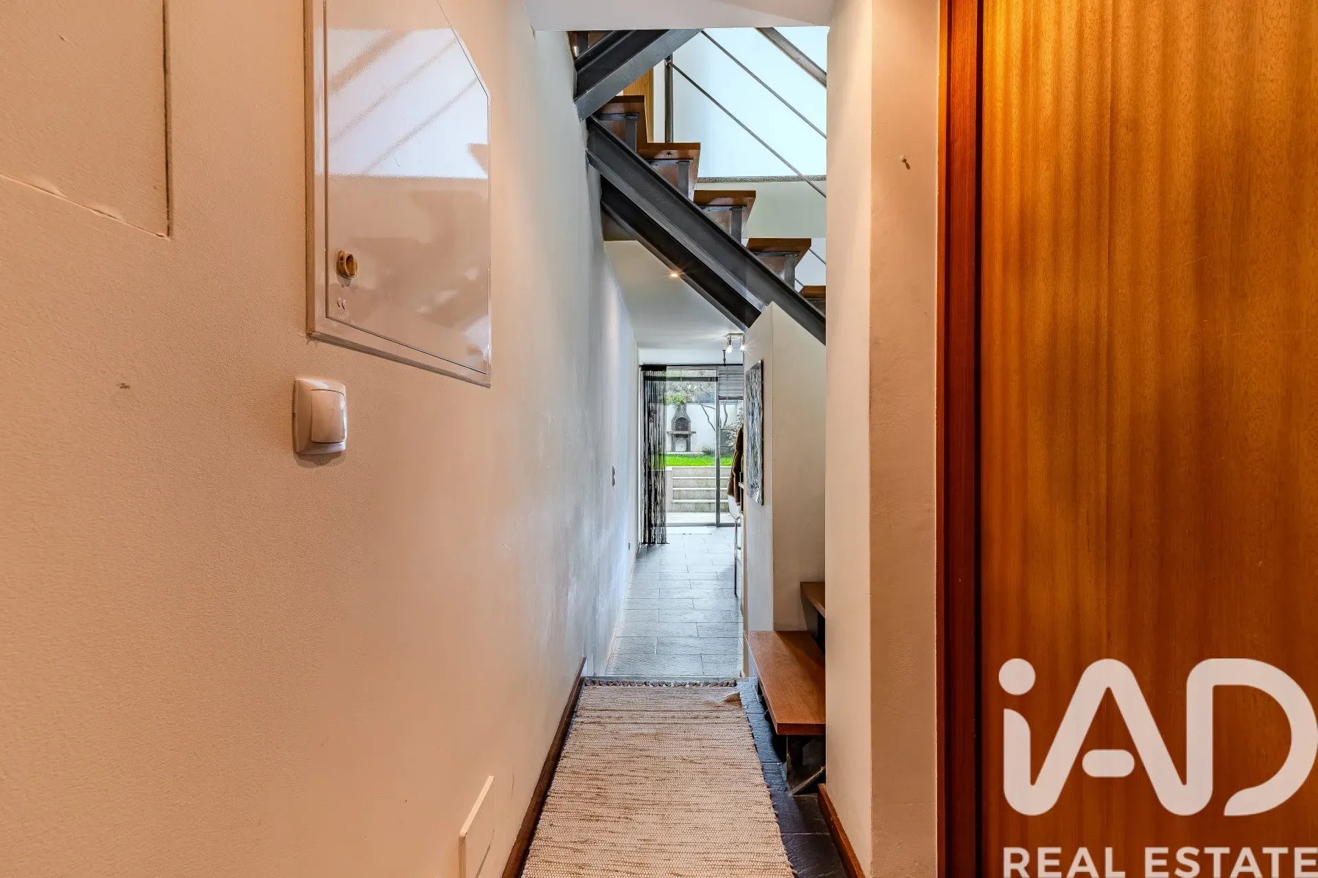 Contemporary 3-Bedroom House with Garden and Garage in Porto's Bonfim District - View image 10 of 22