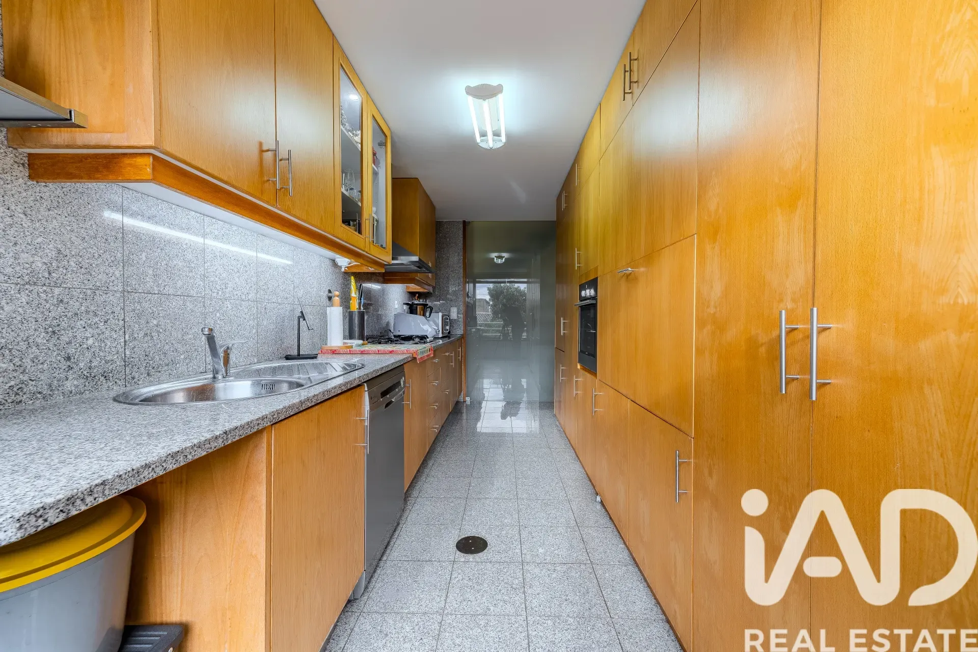 Contemporary 3-Bedroom House with Garden and Garage in Porto's Bonfim District - View image 12 of 22