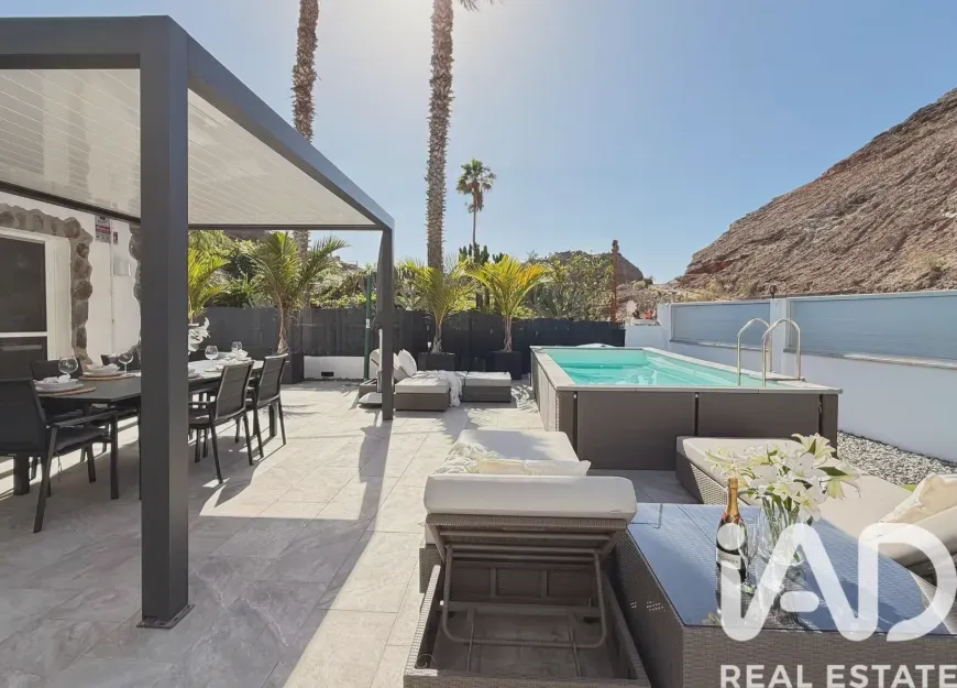 4-Bedroom Villa with Pool and Expansive Grounds in Mogán Spain - View image 6 of 30