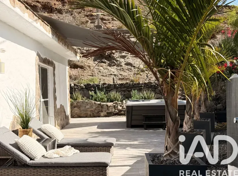 4-Bedroom Villa with Pool and Expansive Grounds in Mogán Spain - View image 8 of 30