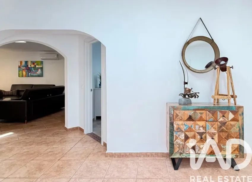 4-Bedroom Villa with Pool and Expansive Grounds in Mogán Spain - View image 15 of 30