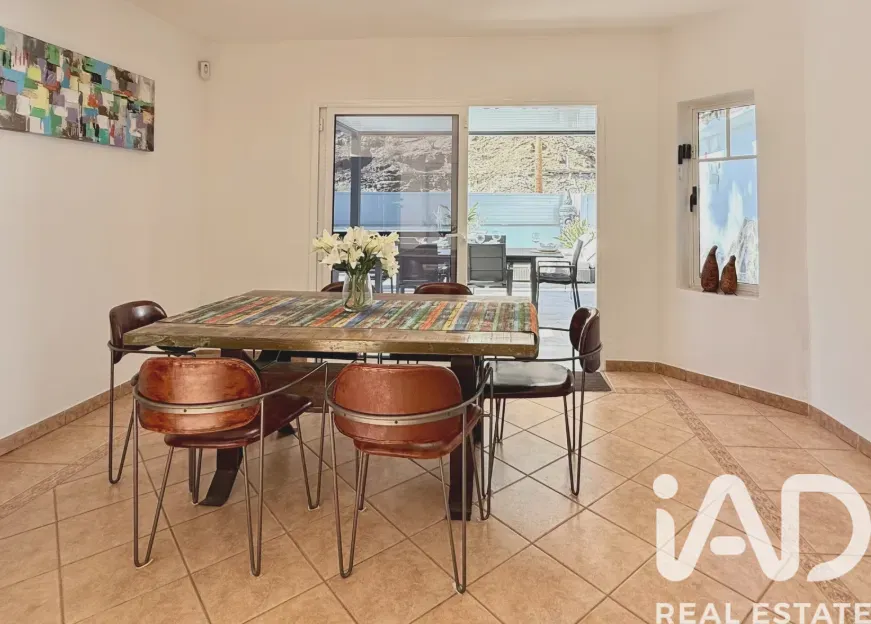 4-Bedroom Villa with Pool and Expansive Grounds in Mogán Spain - View image 16 of 30