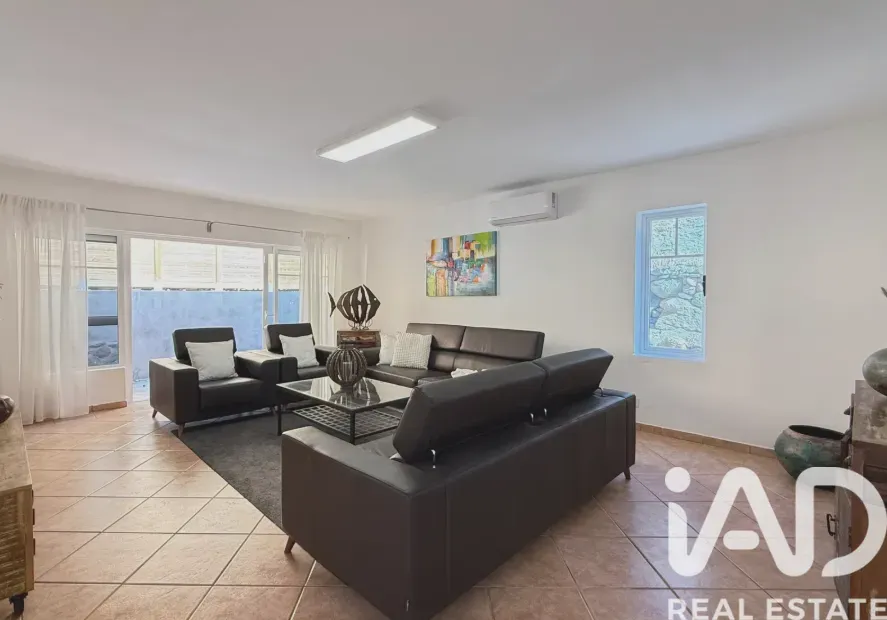 4-Bedroom Villa with Pool and Expansive Grounds in Mogán Spain - View image 18 of 30