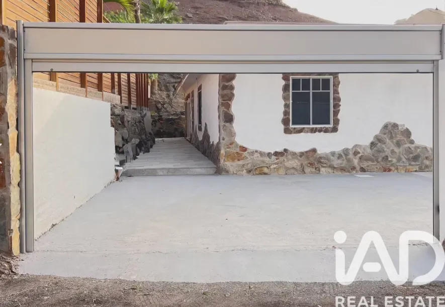 4-Bedroom Villa with Pool and Expansive Grounds in Mogán Spain - View image 26 of 30