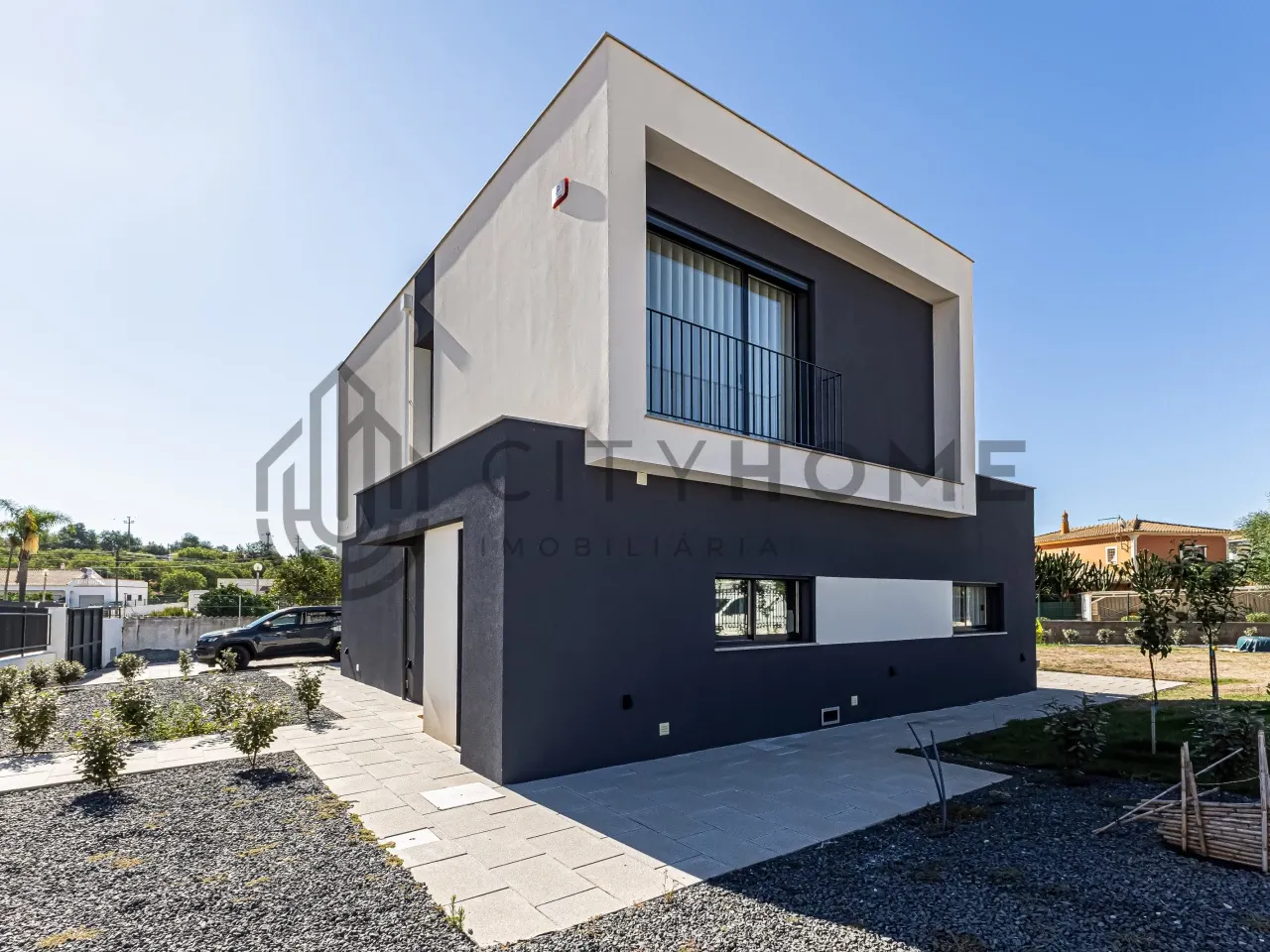 3-Bedroom House with Expansive Garden in Albufeira's Serene Ferreiras - Image 2