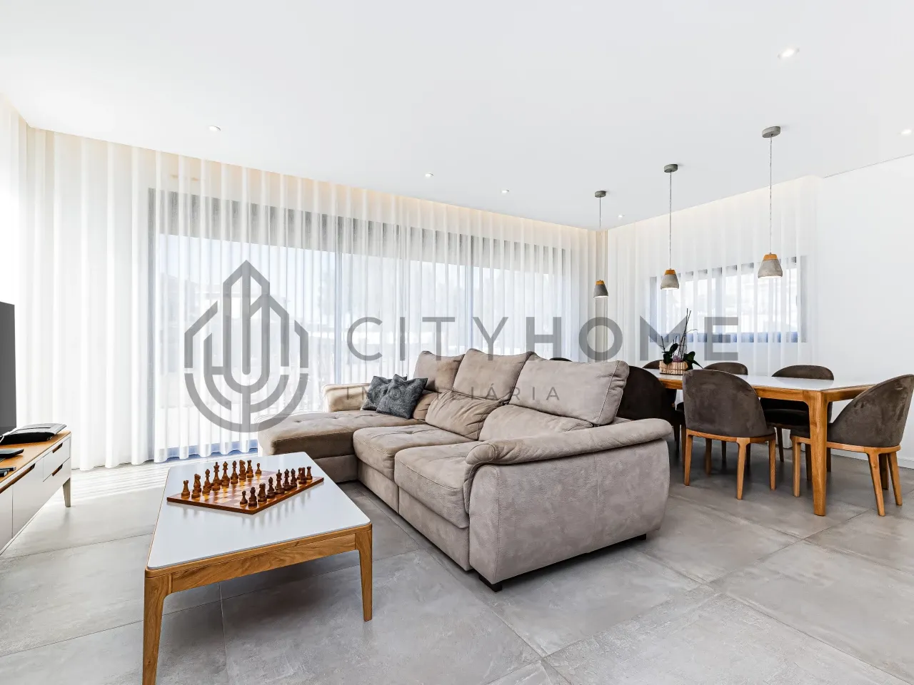 3-Bedroom House with Expansive Garden in Albufeira's Serene Ferreiras - View image 6 of 30