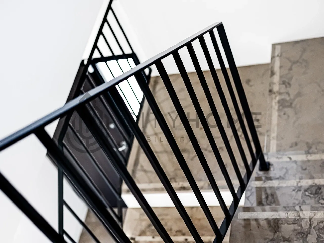 3-Bedroom House with Expansive Garden in Albufeira's Serene Ferreiras - View image 12 of 30