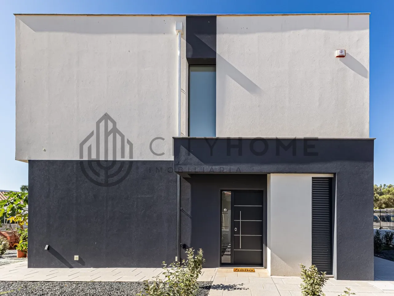 3-Bedroom House with Expansive Garden in Albufeira's Serene Ferreiras - View image 28 of 30