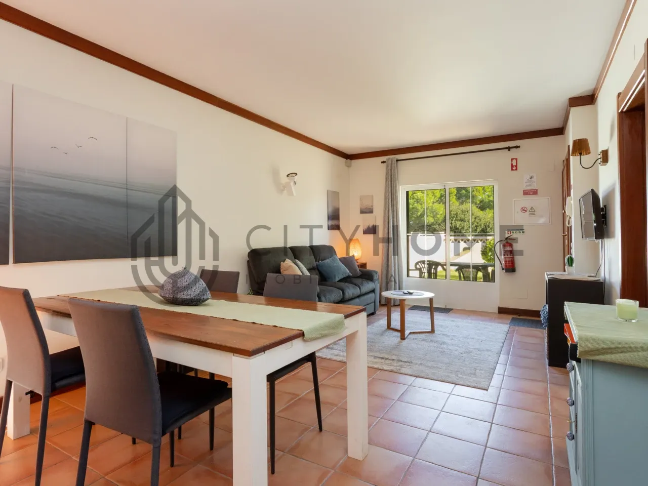 Contemporary Townhouse with Pool and Garden in Lagoa, Portugal - View image 9 of 43