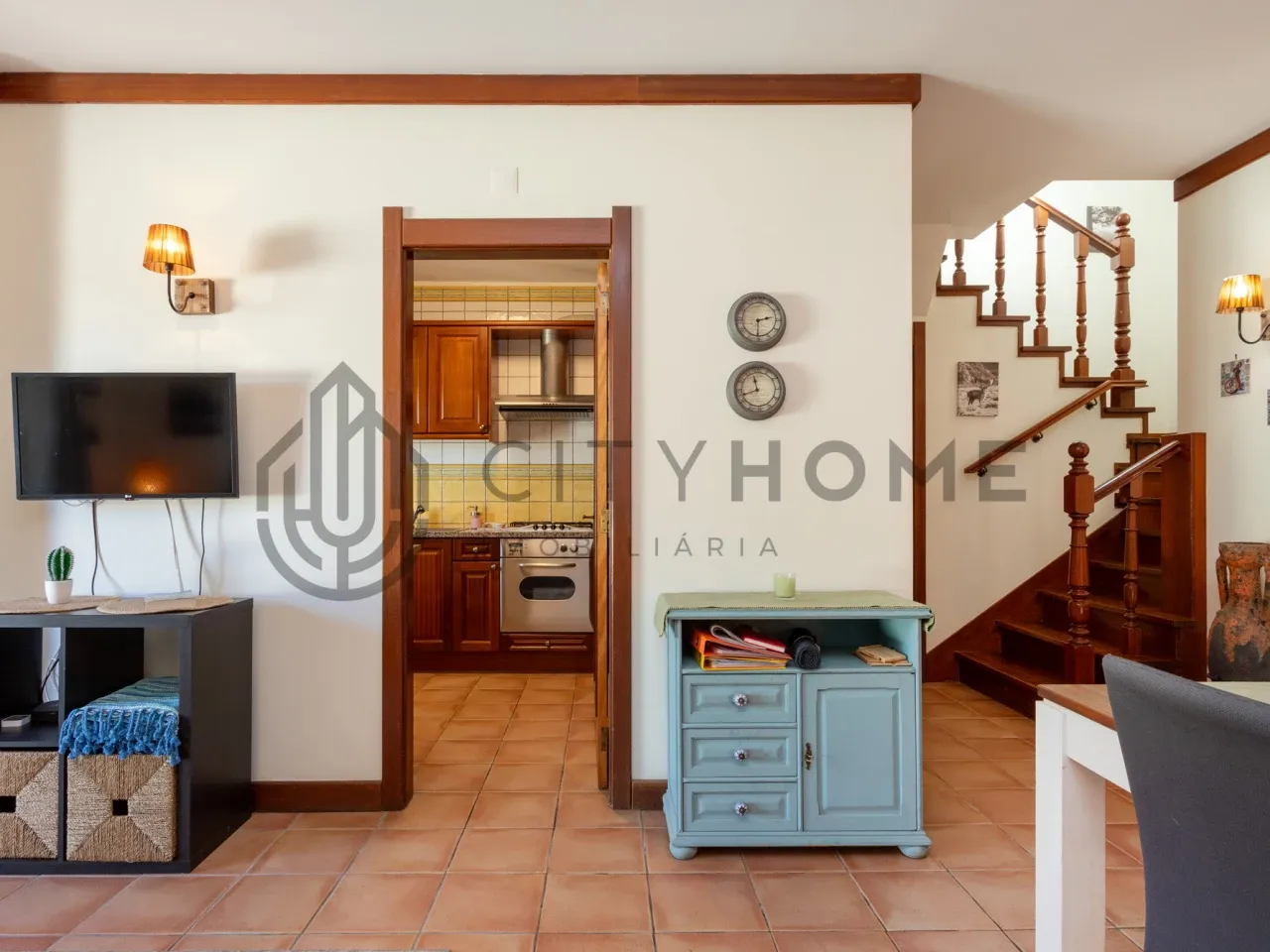 Contemporary Townhouse with Pool and Garden in Lagoa, Portugal - View image 12 of 43