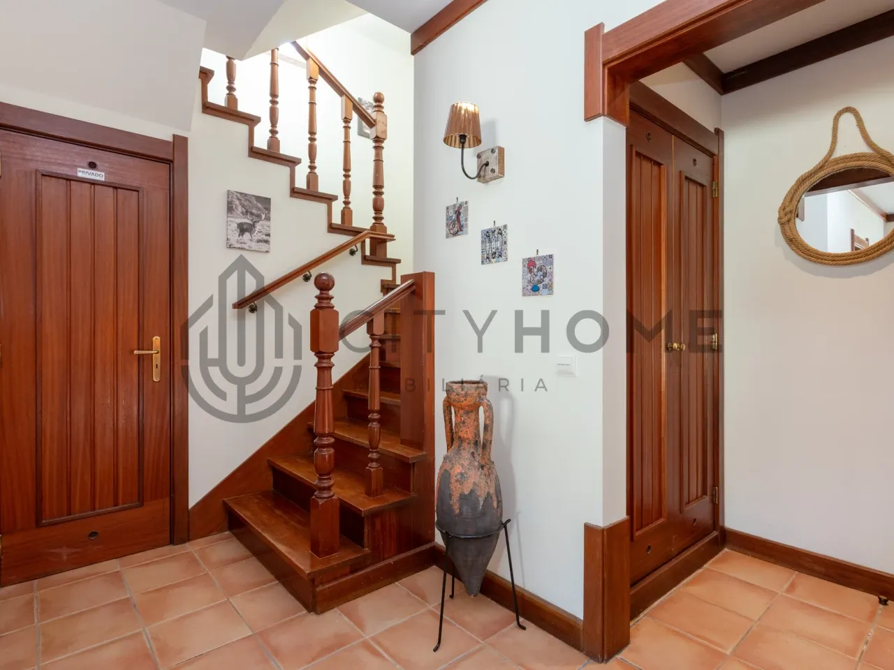 Contemporary Townhouse with Pool and Garden in Lagoa, Portugal - View image 15 of 43