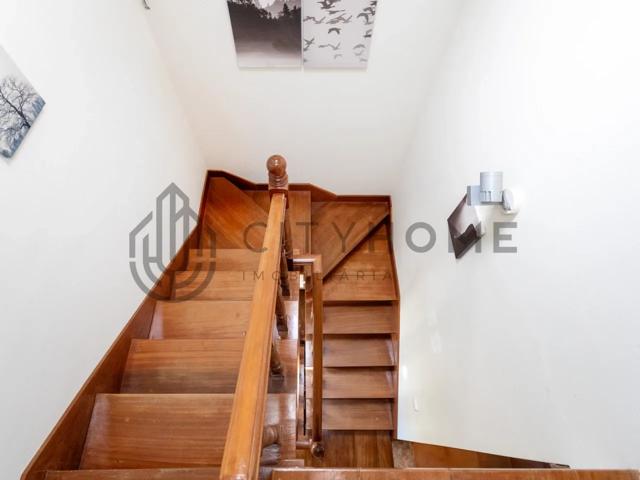 Contemporary Townhouse with Pool and Garden in Lagoa, Portugal - View image 17 of 43