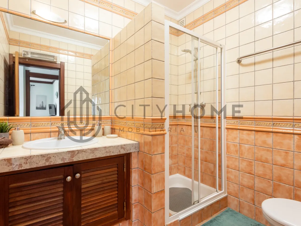 Contemporary Townhouse with Pool and Garden in Lagoa, Portugal - View image 21 of 43