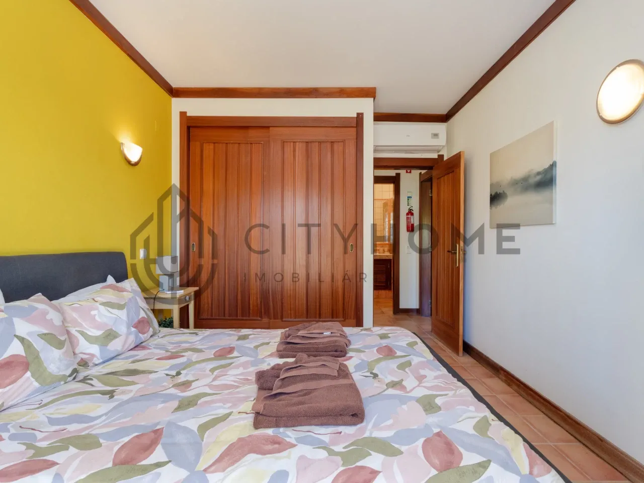 Contemporary Townhouse with Pool and Garden in Lagoa, Portugal - View image 24 of 43