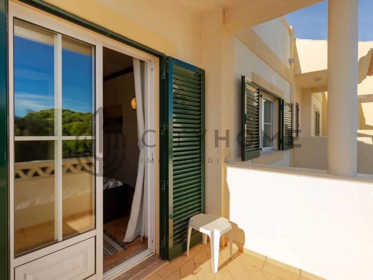 Contemporary Townhouse with Pool and Garden in Lagoa, Portugal - View image 25 of 43