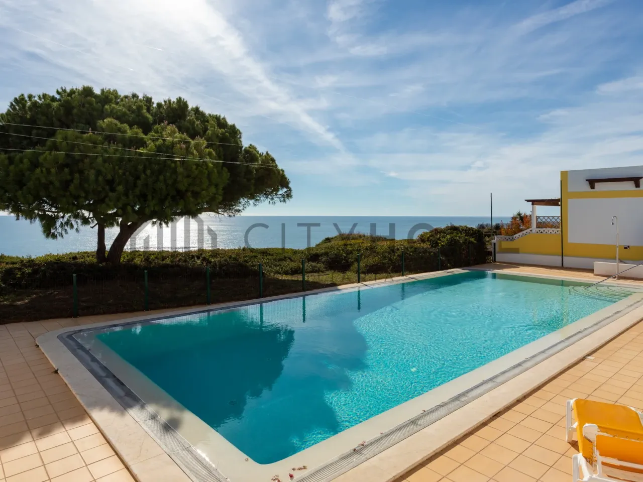 Contemporary Townhouse with Pool and Garden in Lagoa, Portugal - View image 41 of 43