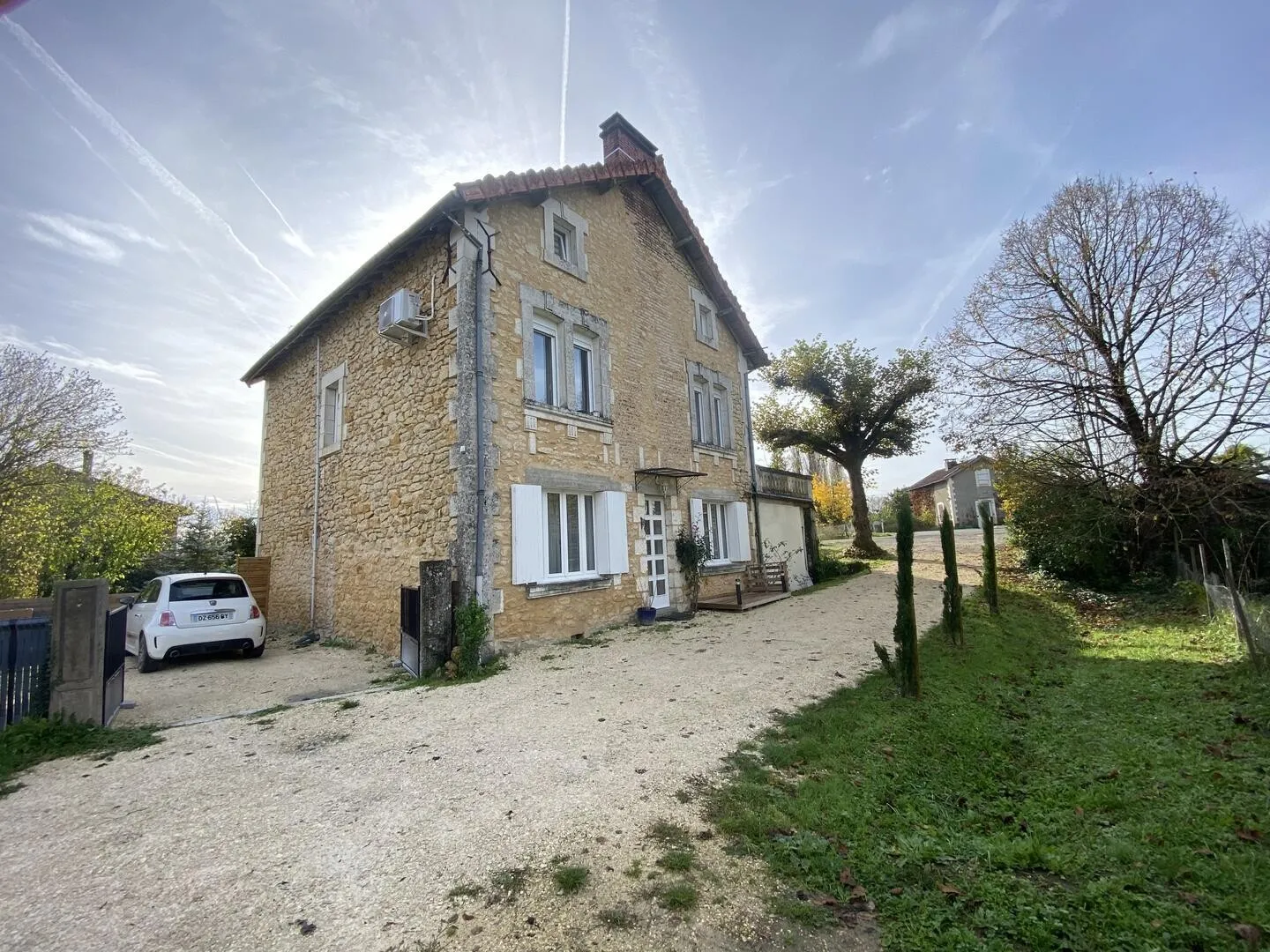 Elegant House in St Cyprien with Garden, Terrace and Separate Apartment - Image 1