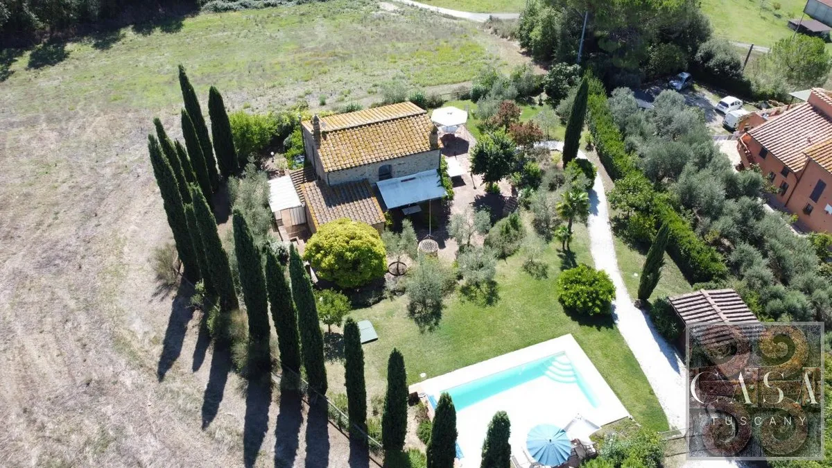 Tuscan Farmhouse with Pool and Garden Near Volterra - Image 2