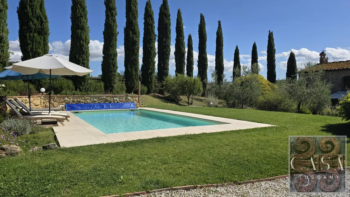 Tuscan Farmhouse with Pool and Garden Near Volterra - View image 10 of 47