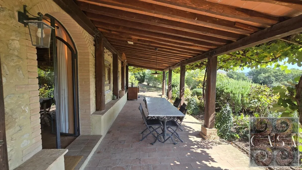 Tuscan Farmhouse with Pool and Garden Near Volterra - View image 18 of 47