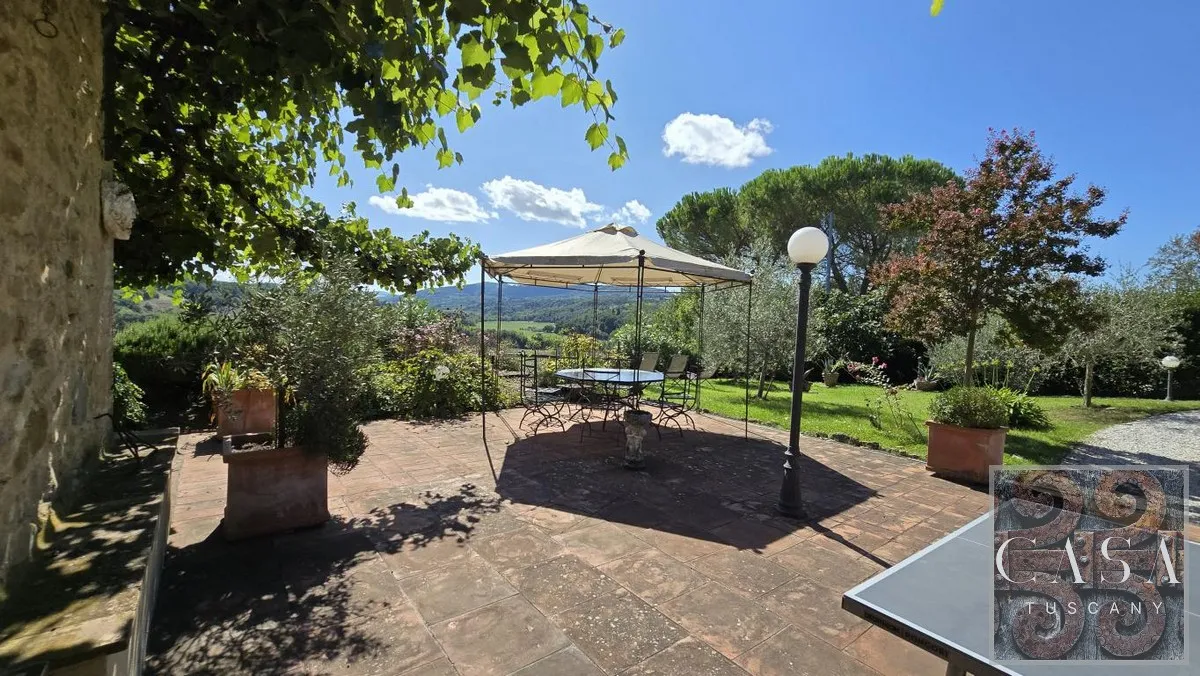 Tuscan Farmhouse with Pool and Garden Near Volterra - View image 21 of 47